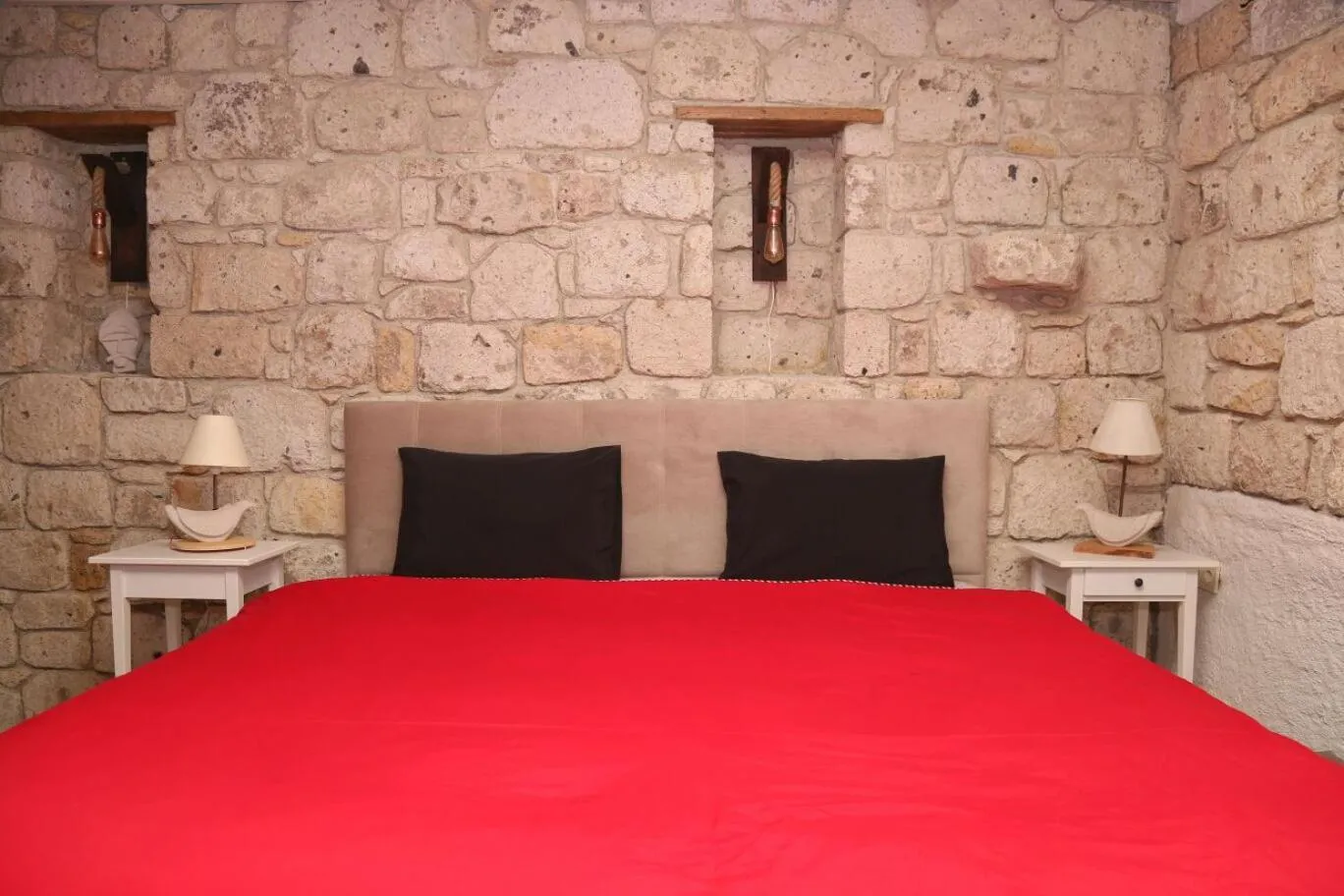 Bed in Çona Otel