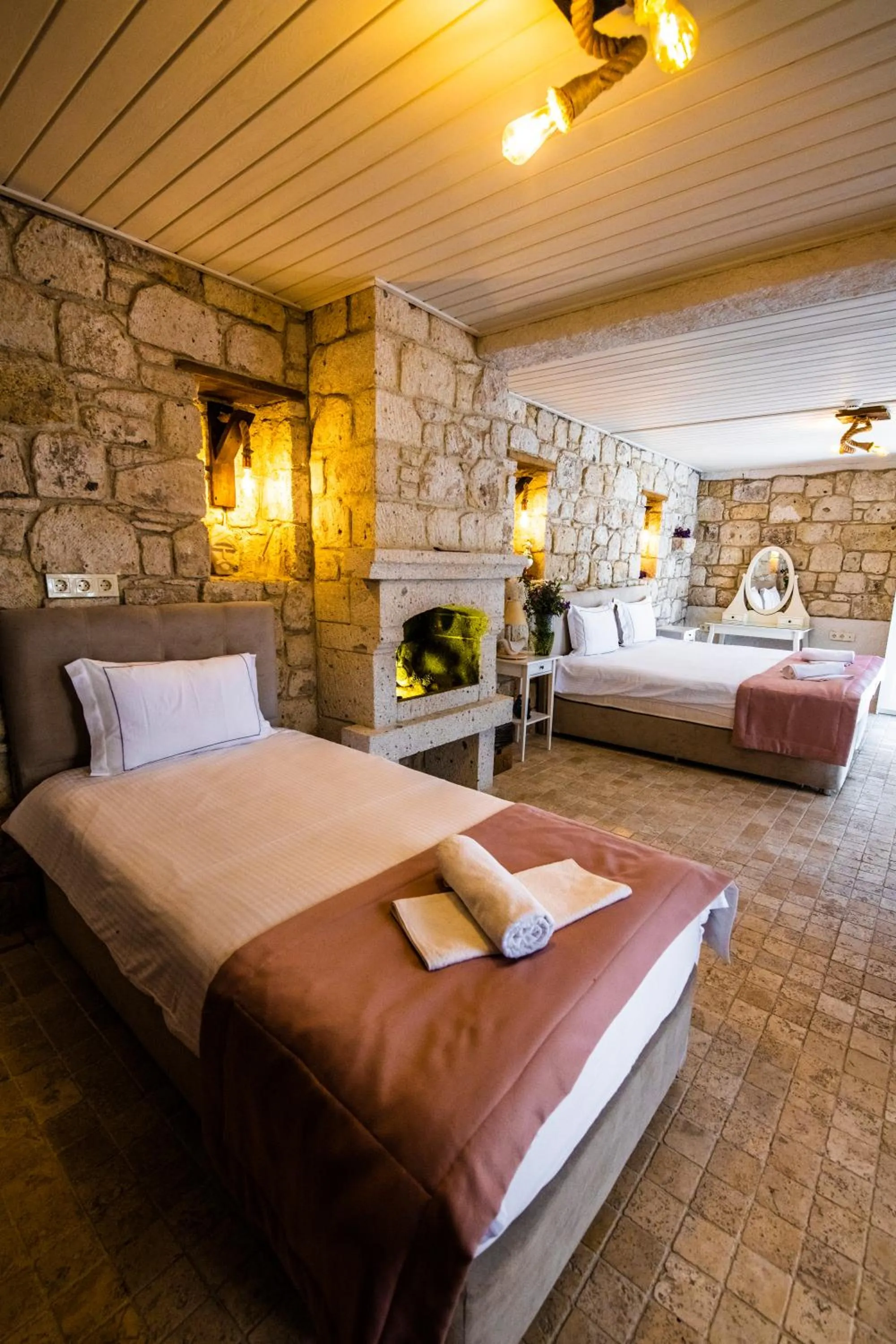 Bed in Çona Otel