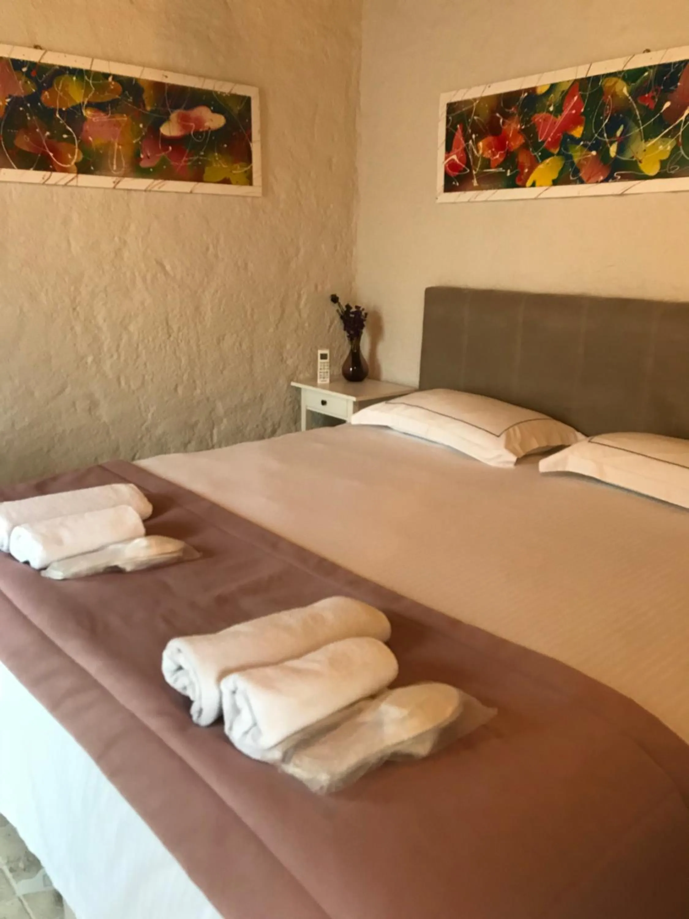 Bed in Çona Otel