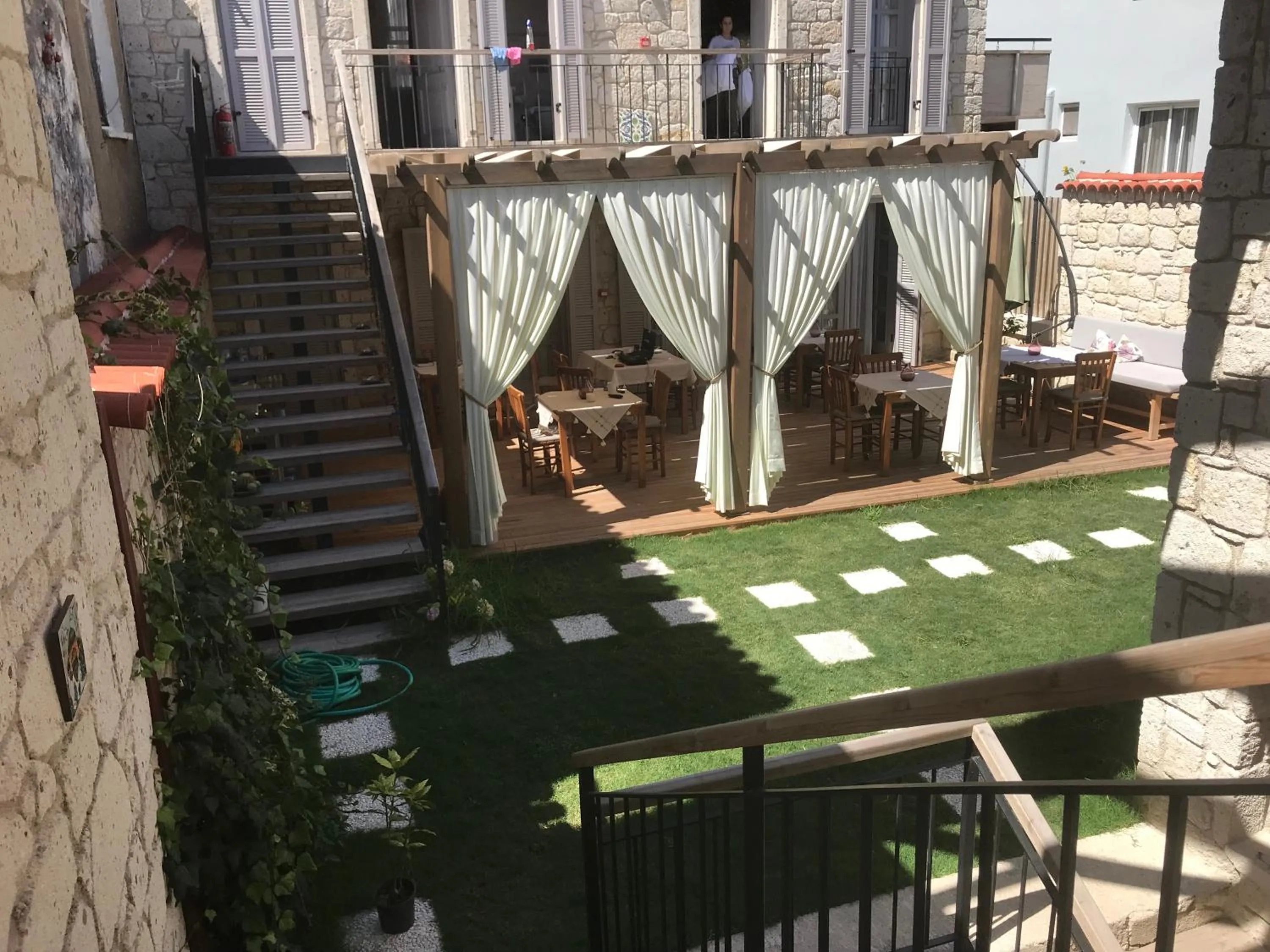Patio in Çona Otel