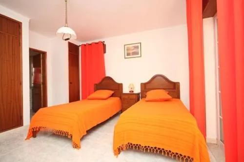 Villa V4 com Piscina Privada a 400 metros da Praia