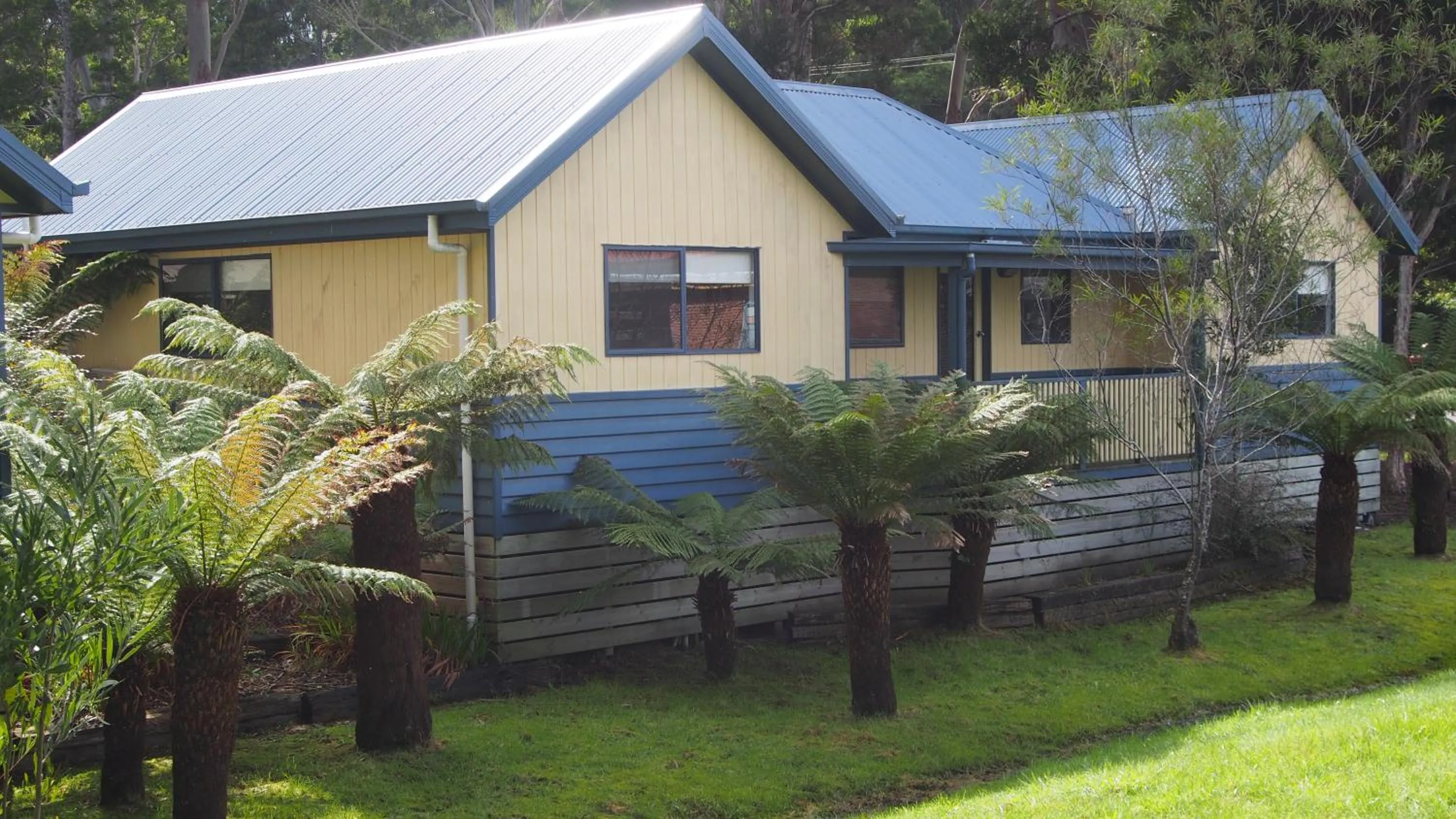 Property building in Strahan Retreat Holiday Park
