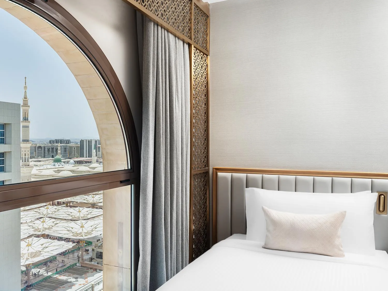 View (from property/room), Bed in Elaf Taiba Hotel