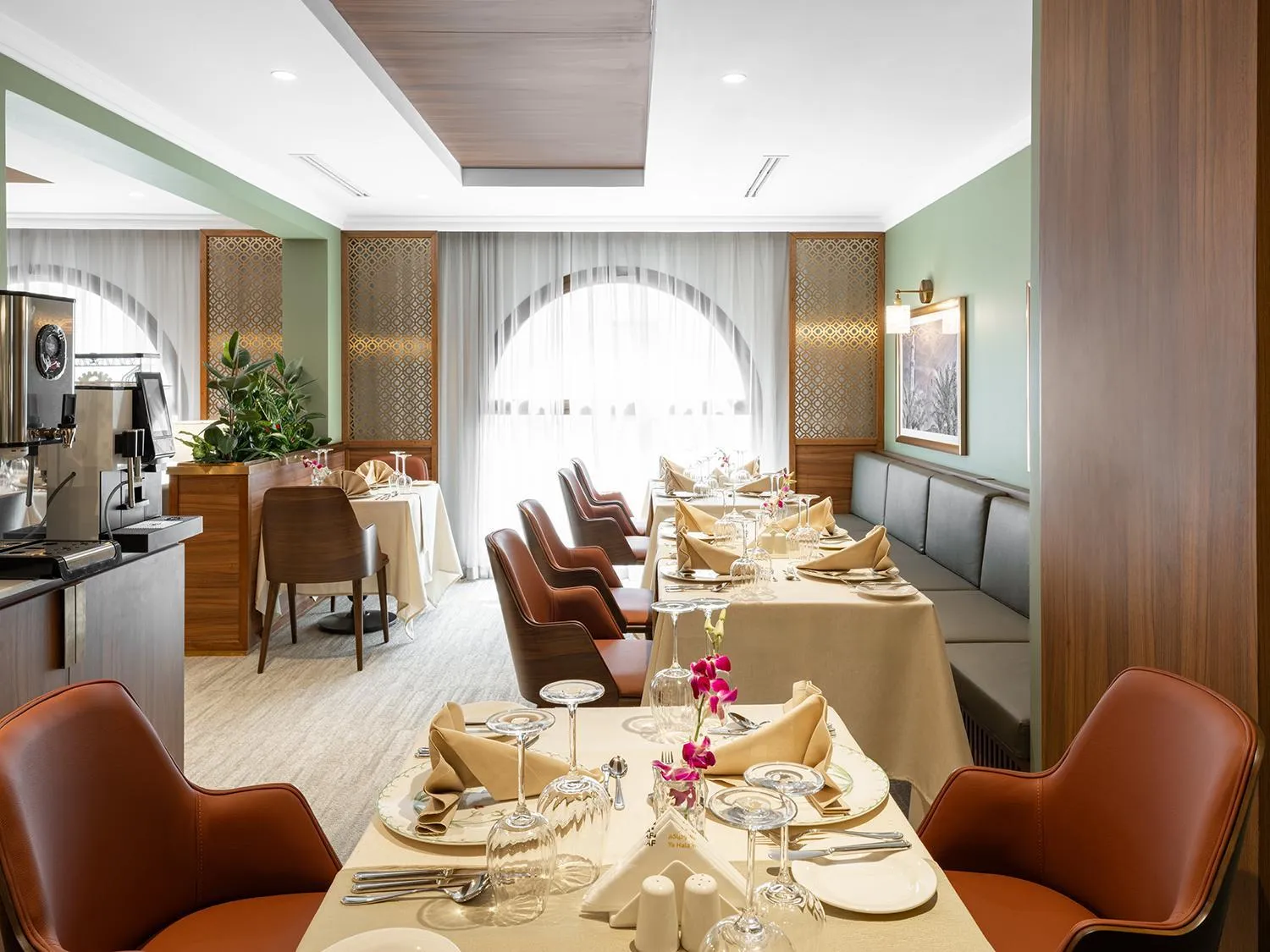 Food and drinks in Elaf Taiba Hotel