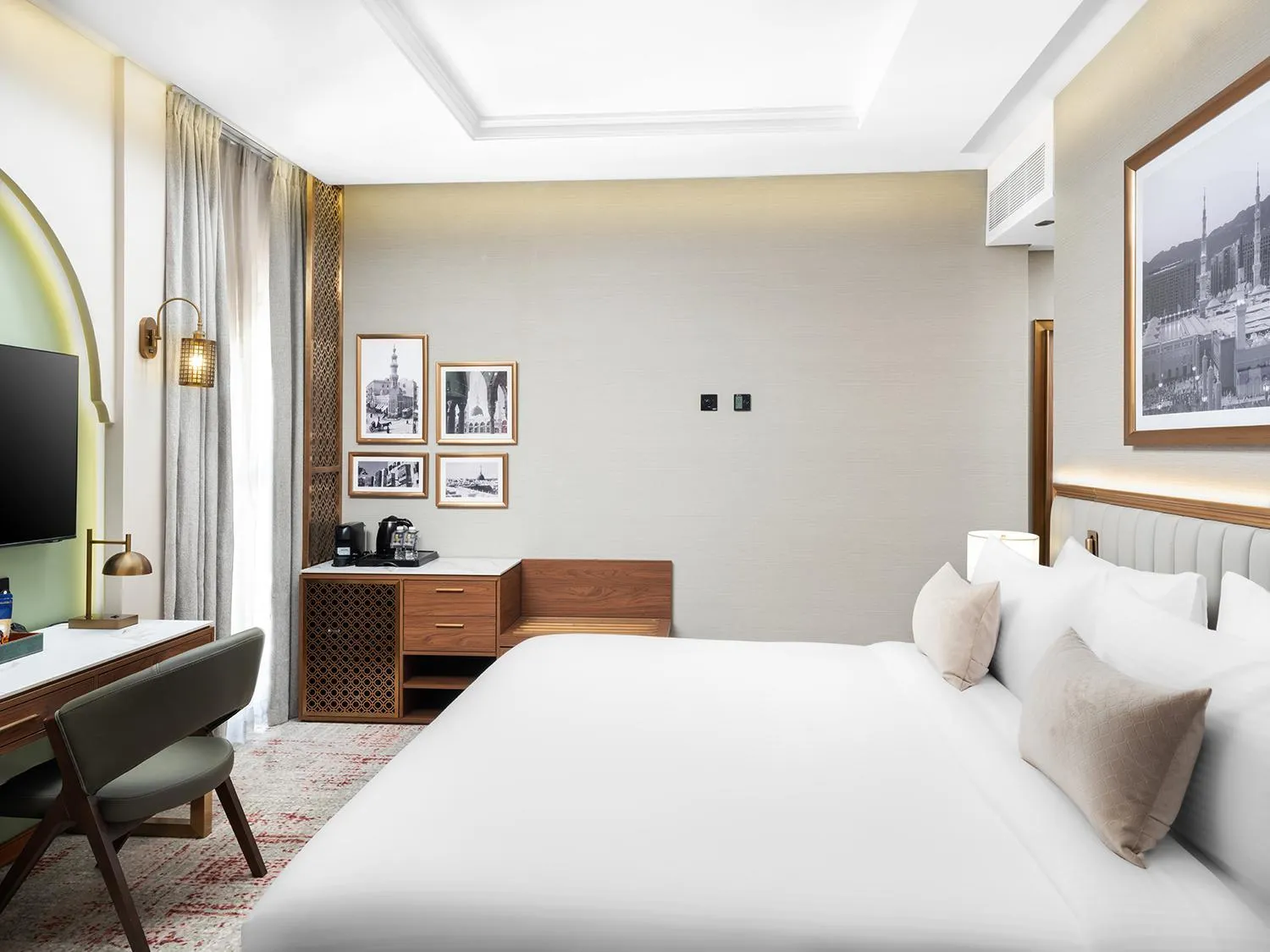 Bedroom, Bed in Elaf Taiba Hotel