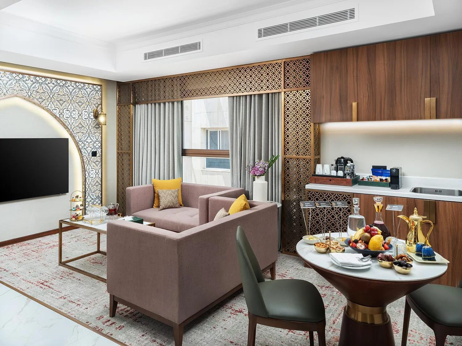 Living room in Elaf Taiba Hotel