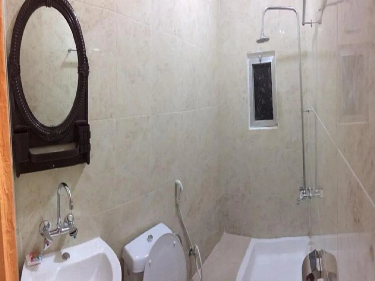 Bathroom in Mussa Spring Hotel