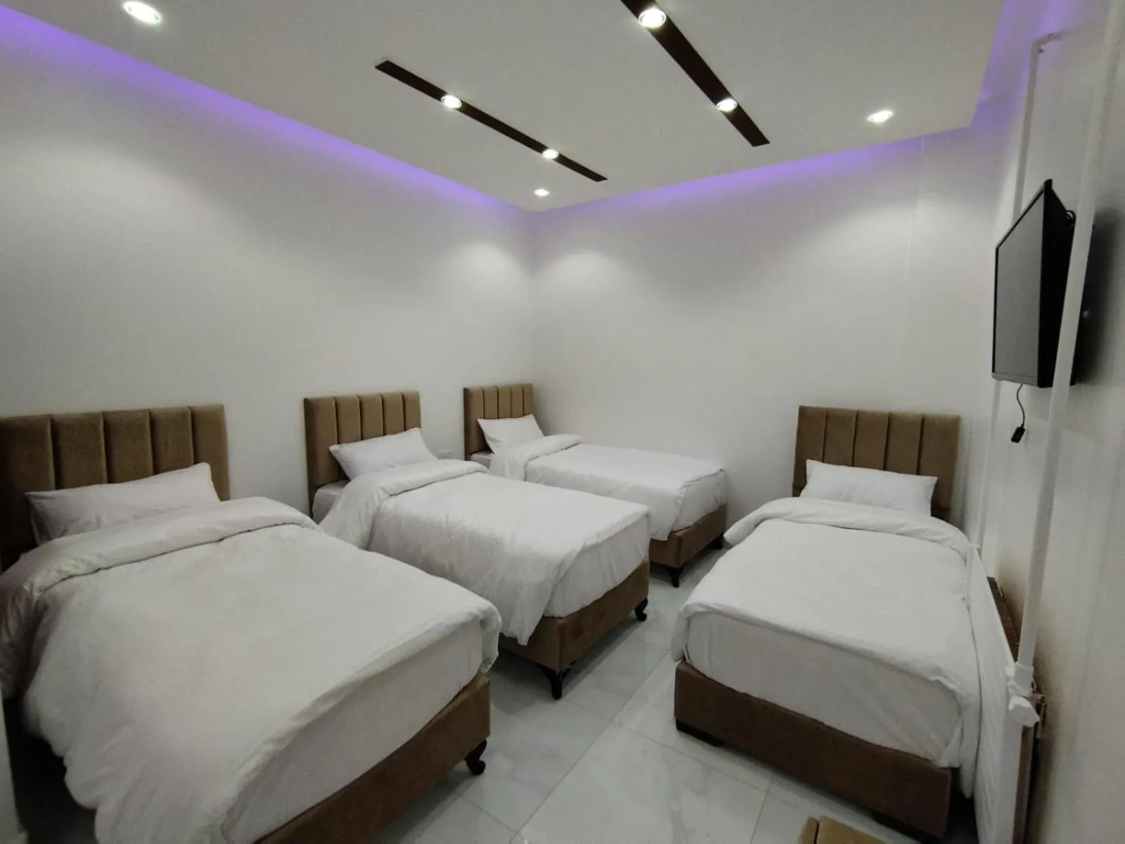 Bedroom, Bed in Mussa Spring Hotel