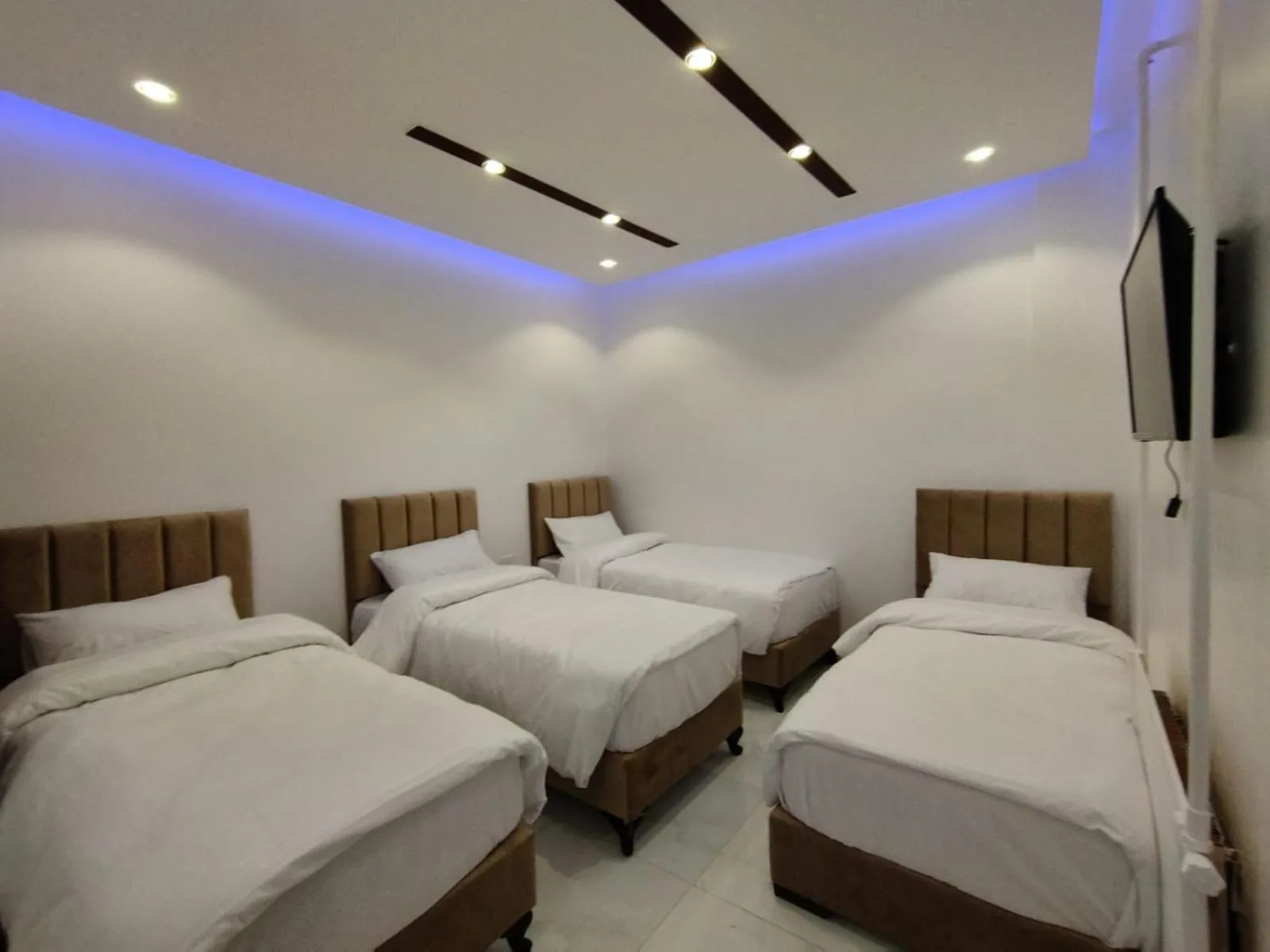 Bedroom, Bed in Mussa Spring Hotel