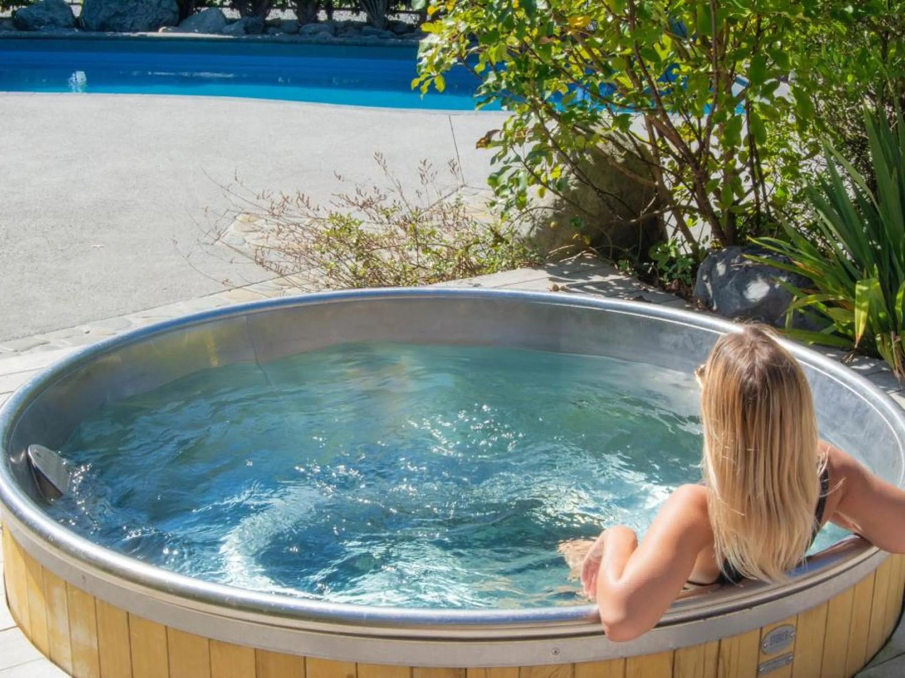 Hot Tub in Alpine-Pacific Holiday Park