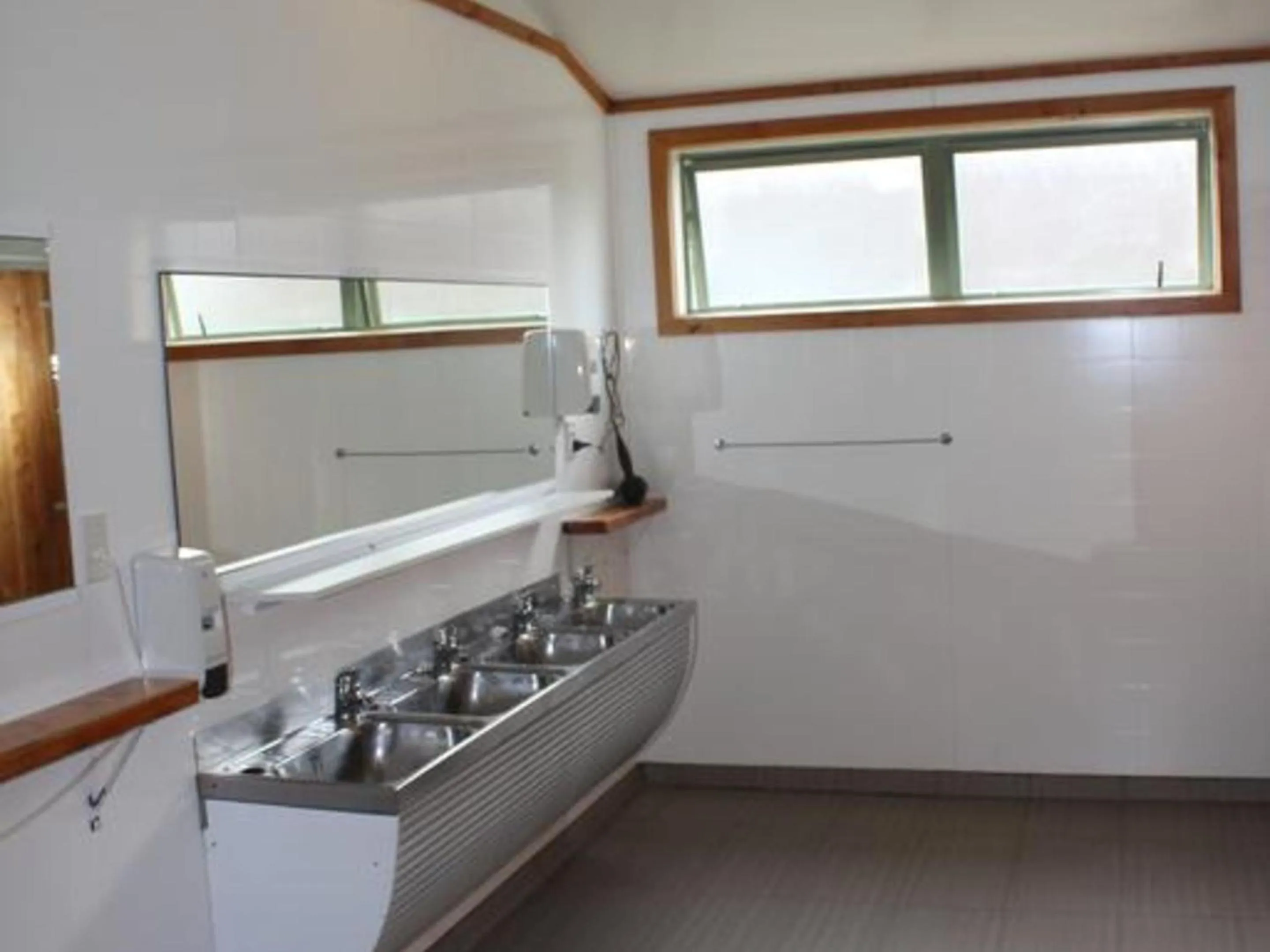 Shower in Alpine-Pacific Holiday Park