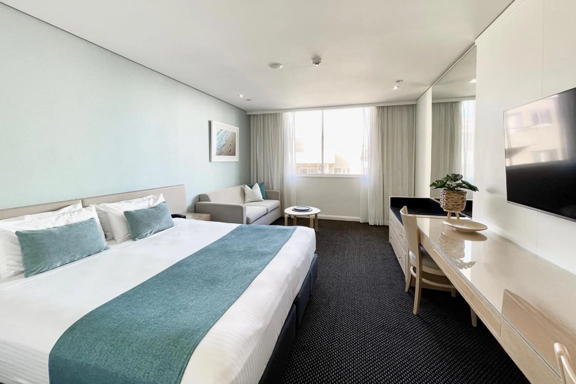 Photo of the whole room, Bed in Coogee Sands Hotel & Apartments