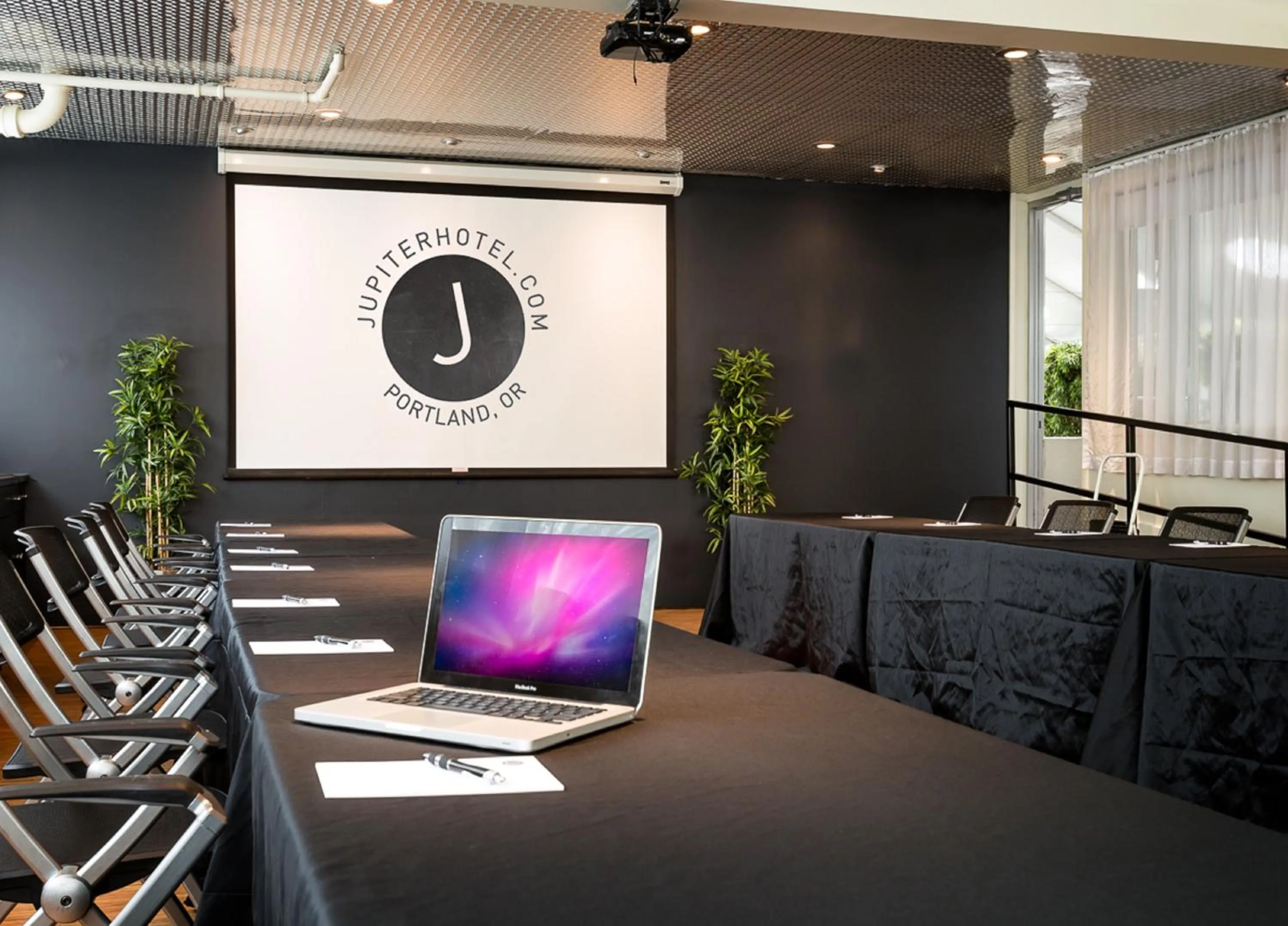 Meeting/conference room in Jupiter Hotel