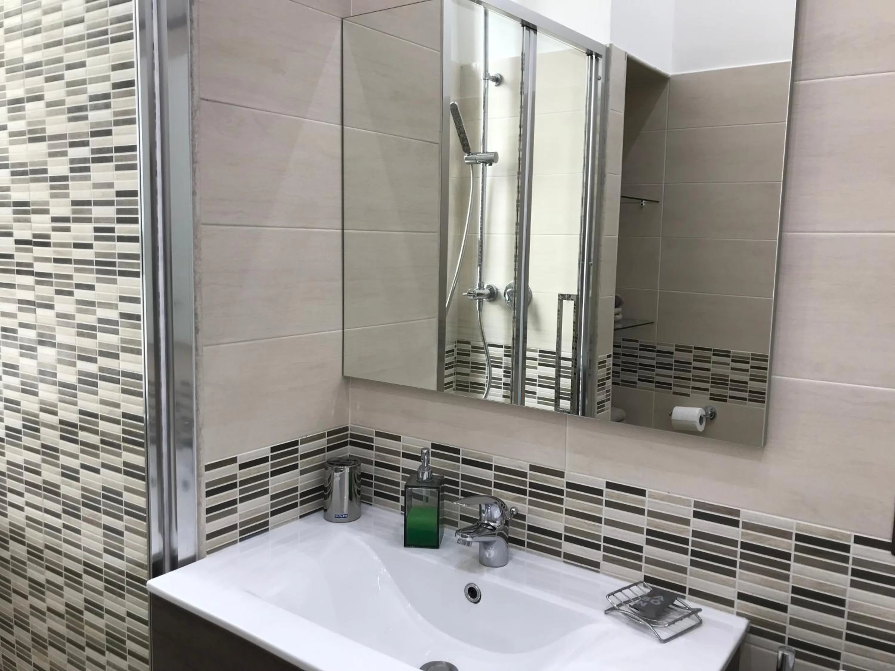 Shower in Appartamento Piazza Anco Marzio