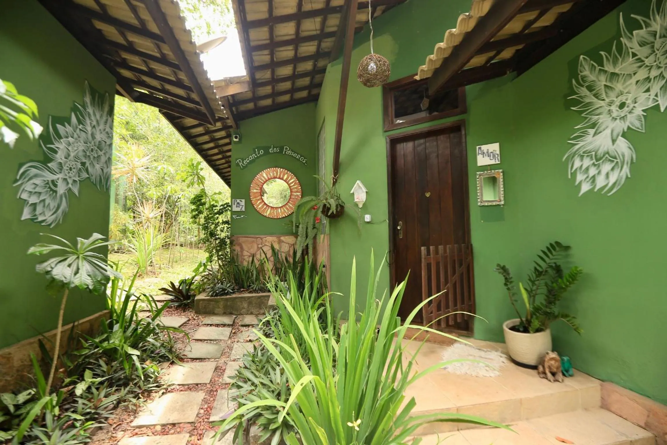 Facade/entrance in Recanto dos Pássaros Zen Apartamentos em meio de Natureza