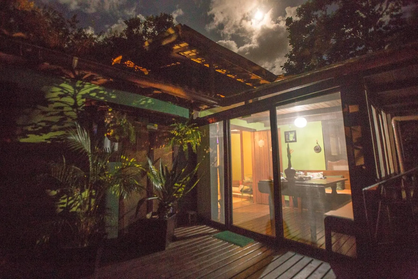 Balcony/Terrace in Recanto dos Pássaros Zen Apartamentos em meio de Natureza