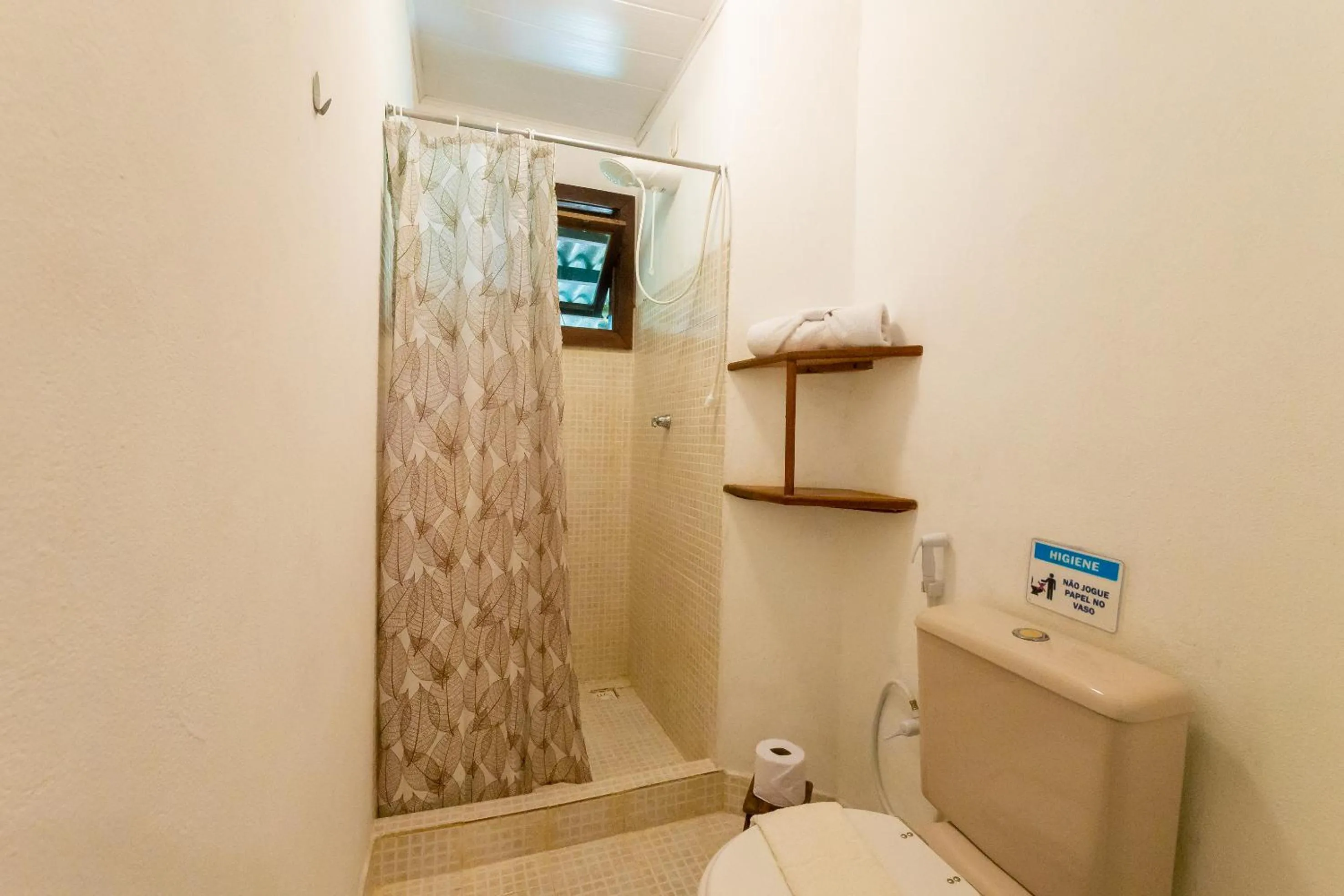 Shower in Recanto dos Pássaros Zen Apartamentos em meio de Natureza