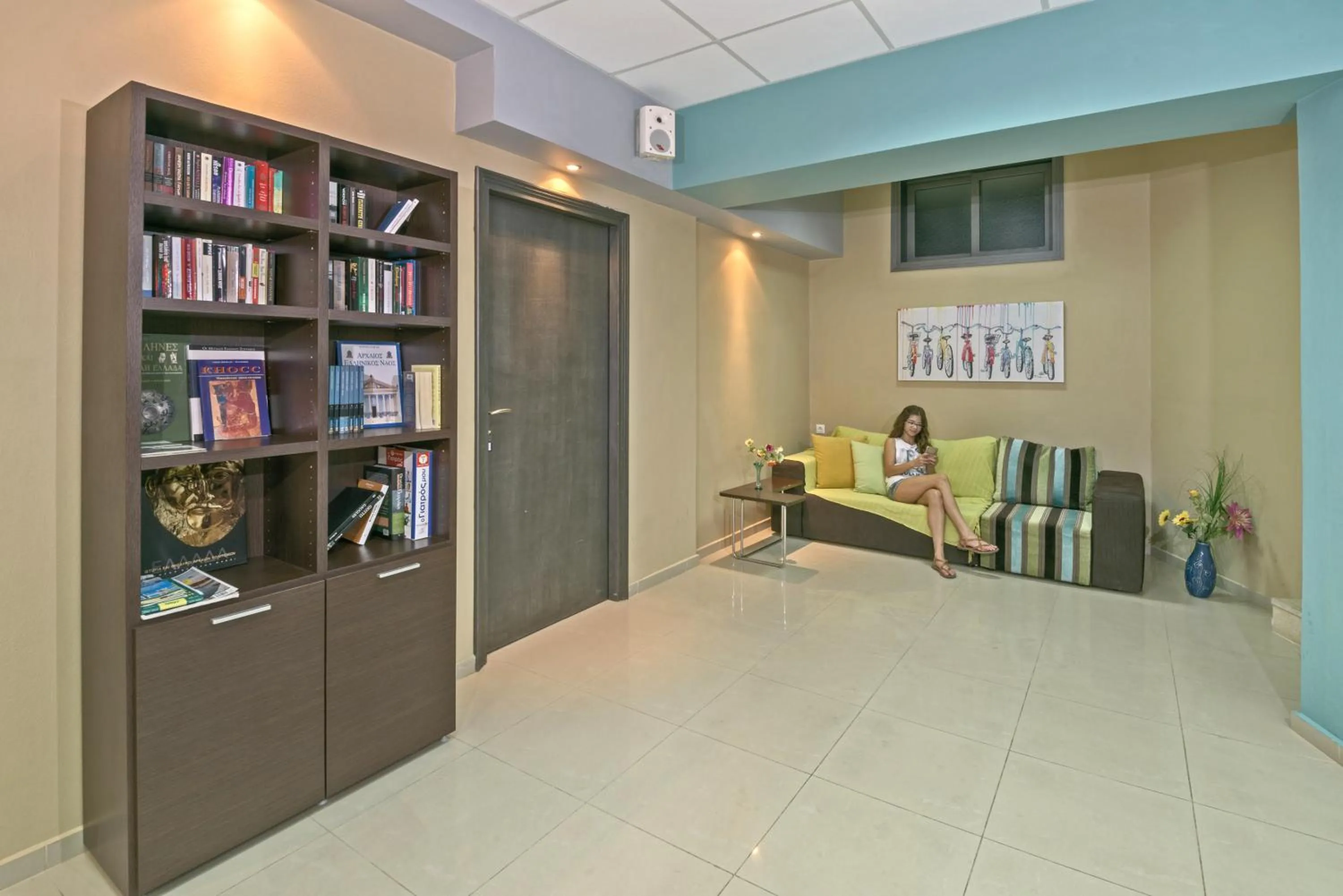 Library in Aloe Apartments