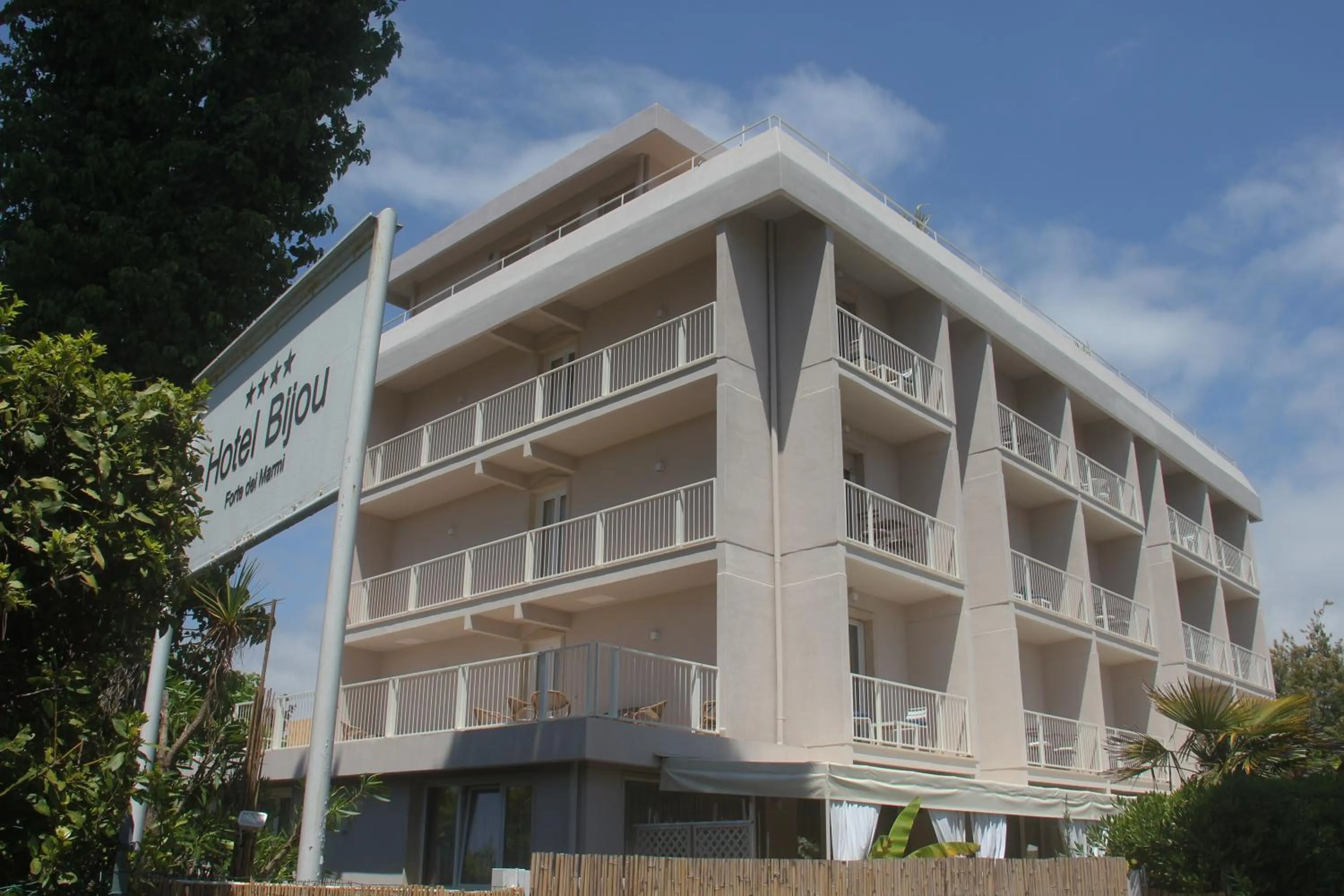 Property building in Hotel Bijou