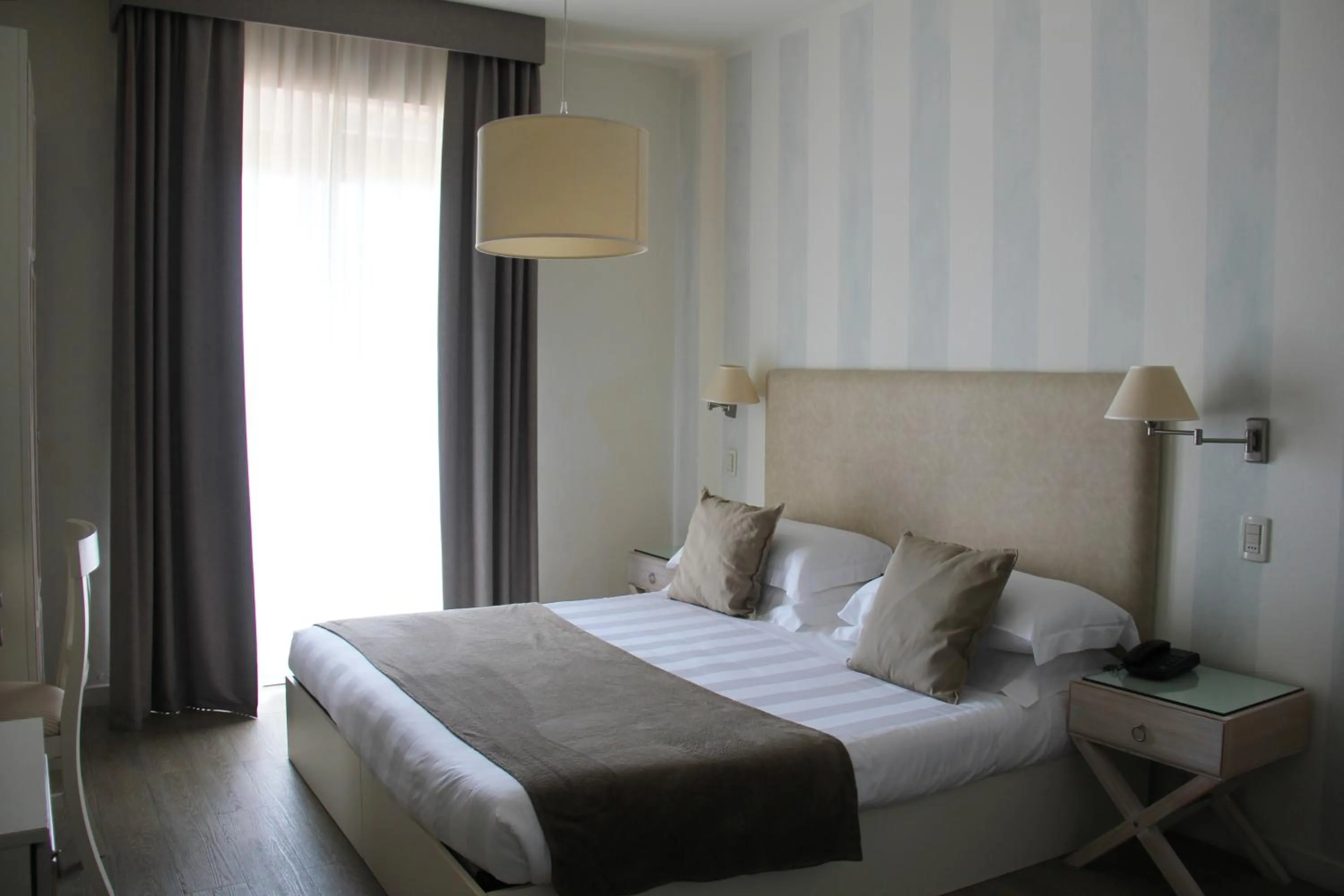 Photo of the whole room, Bed in Hotel Bijou