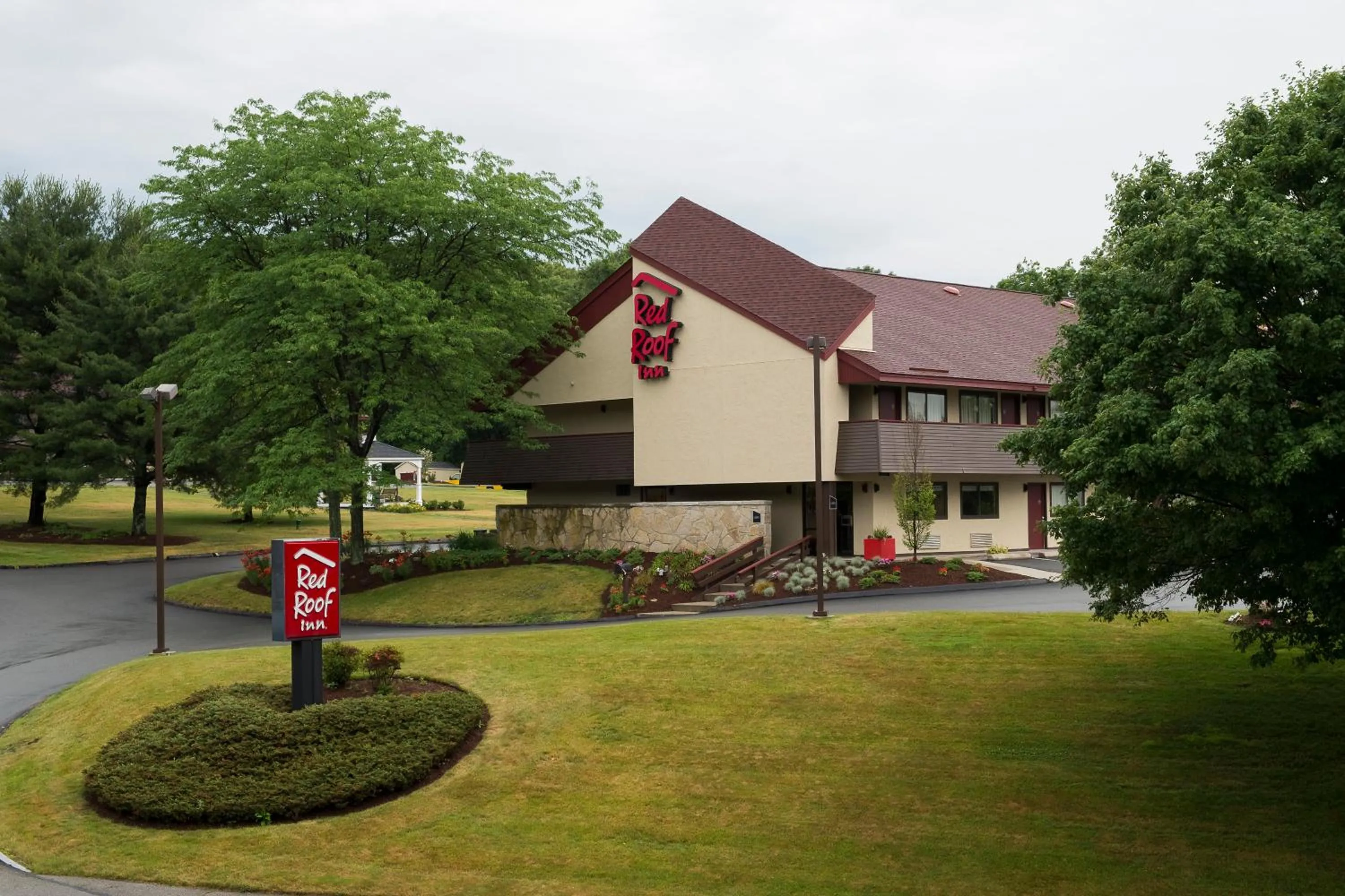 Property building in Red Roof Inn Boston - Southborough/Worcester