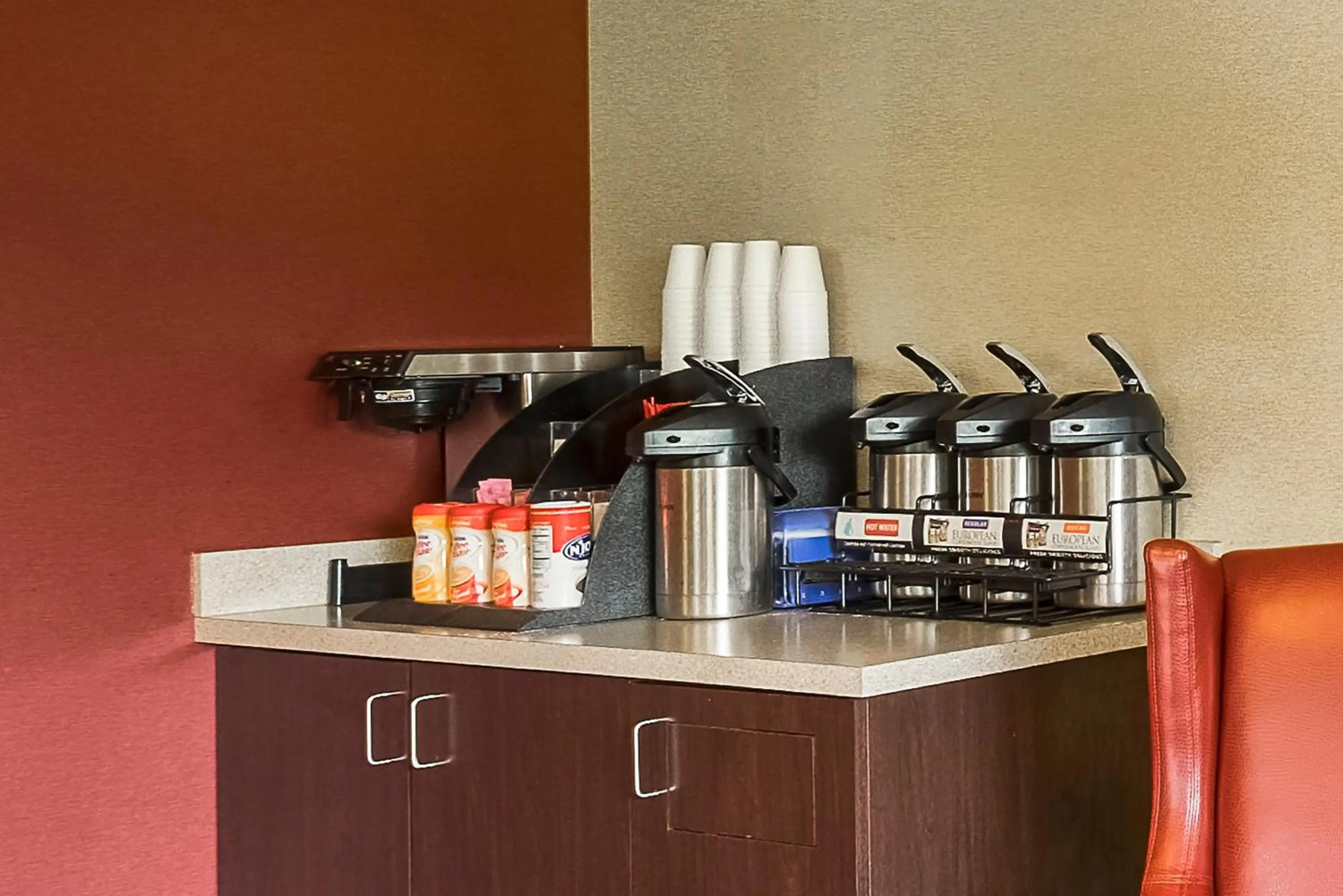 Lobby or reception in Red Roof Inn Boston - Southborough/Worcester