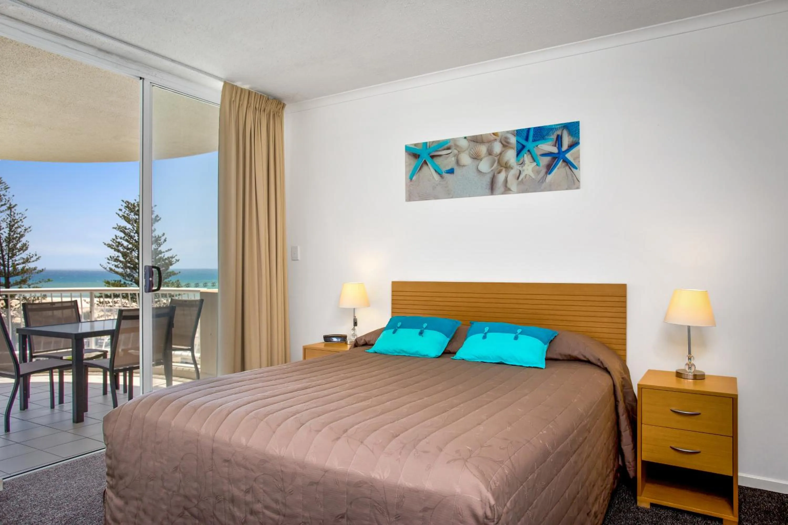 Bed in Kirra Beach Apartments