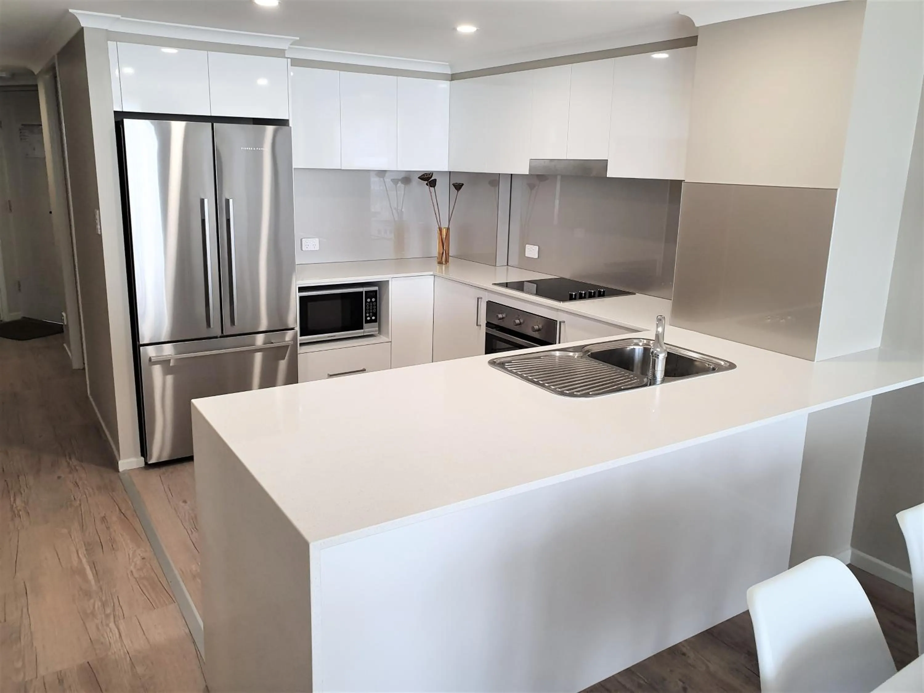 Kitchen or kitchenette in Kirra Beach Apartments