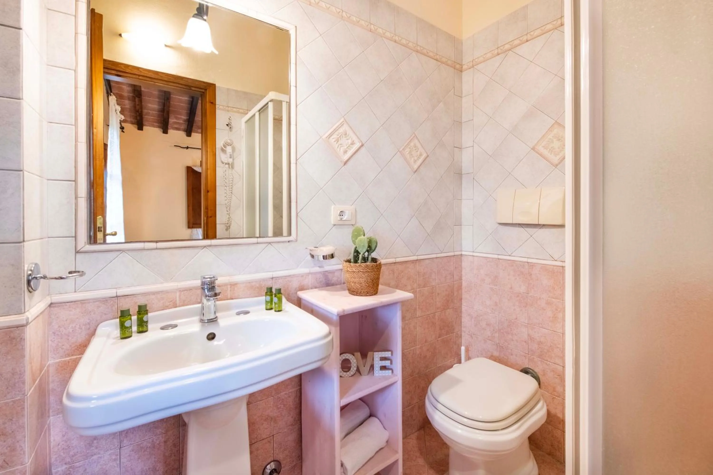 Bathroom in Castellare Di Tonda