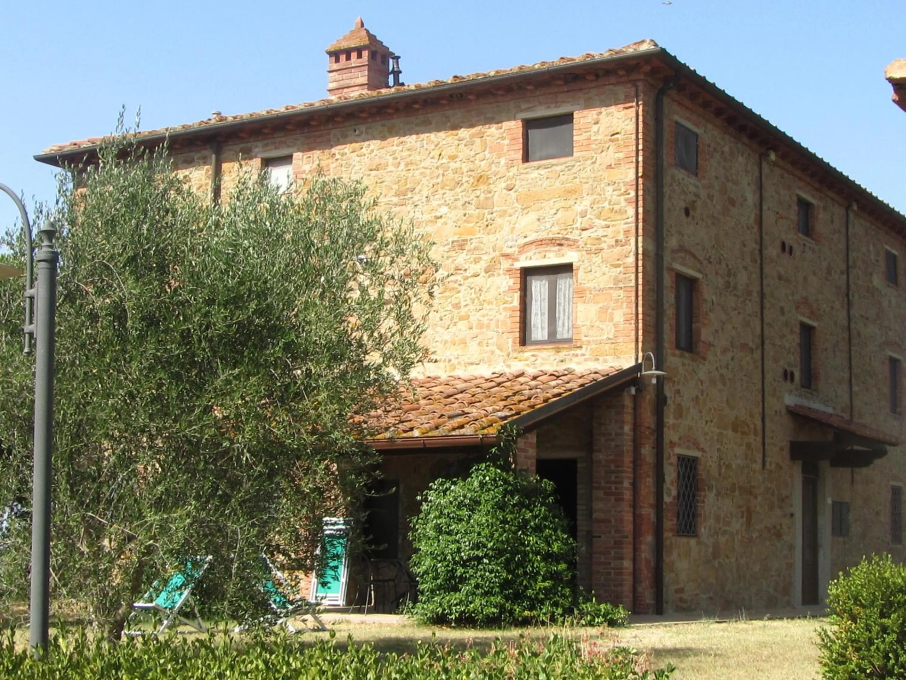 Facade/entrance in Castellare Di Tonda