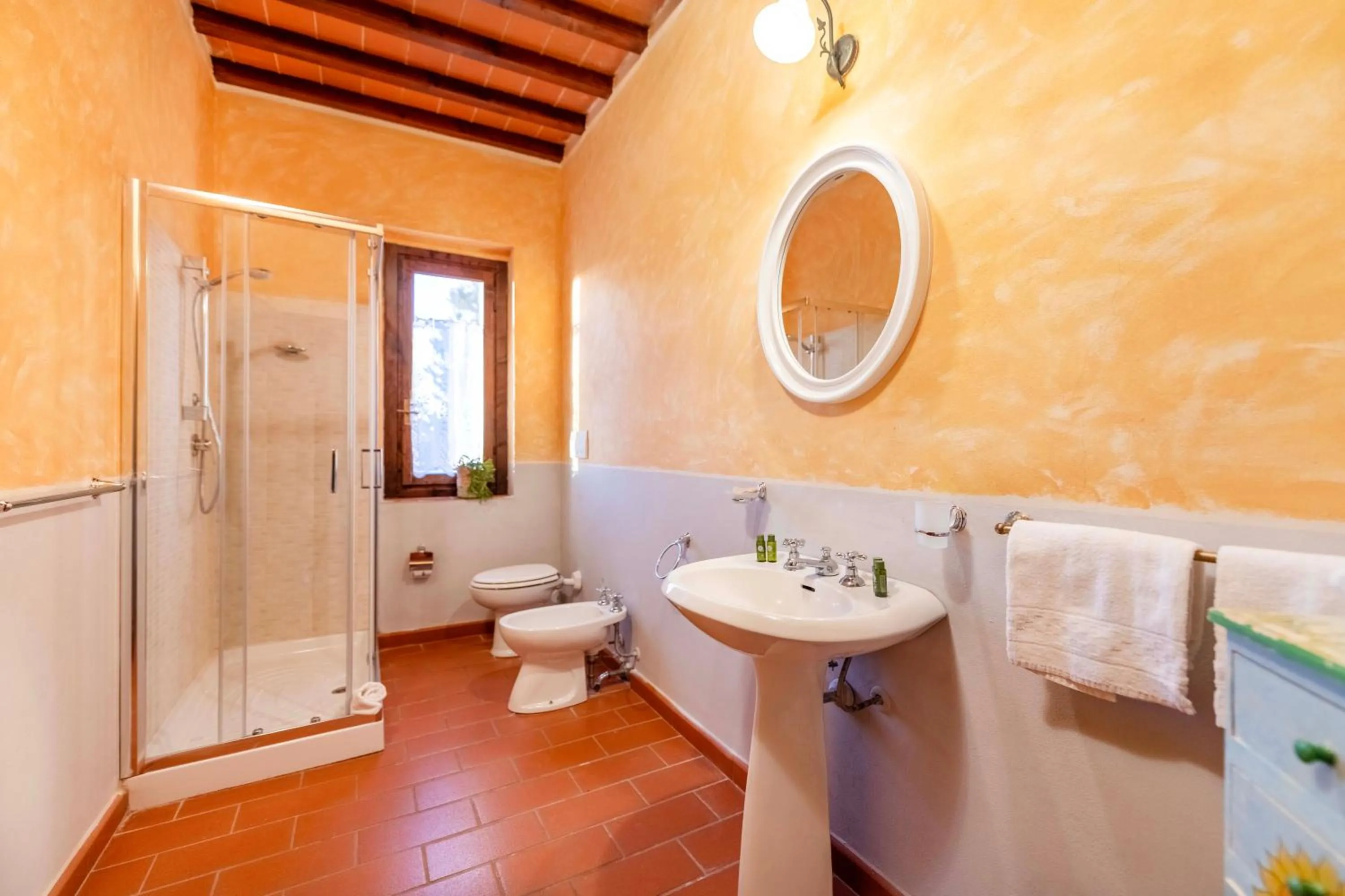 Shower in Castellare Di Tonda