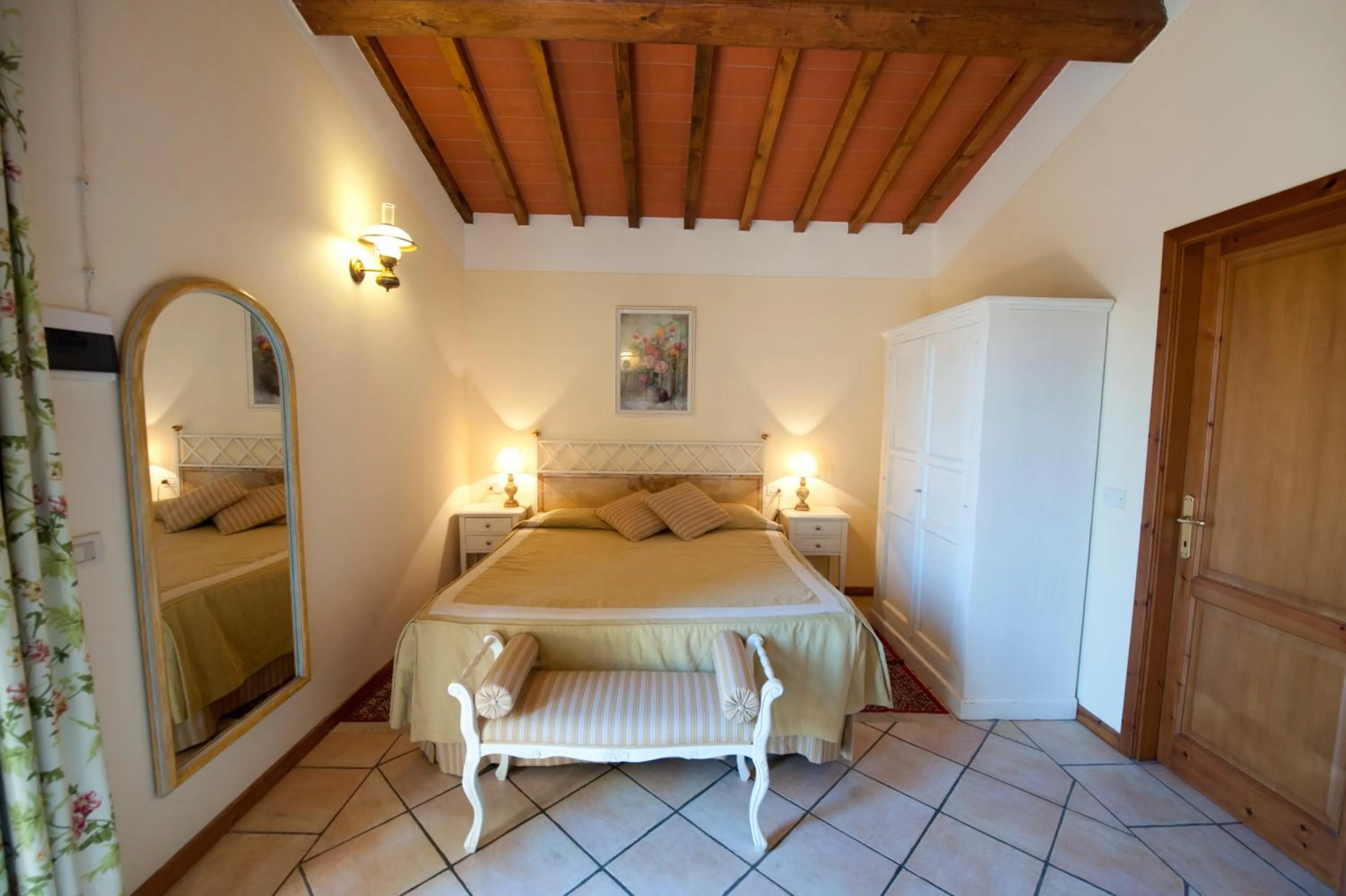 Photo of the whole room, Bed in Agriturismo Vecchio Borgo Di Inalbi