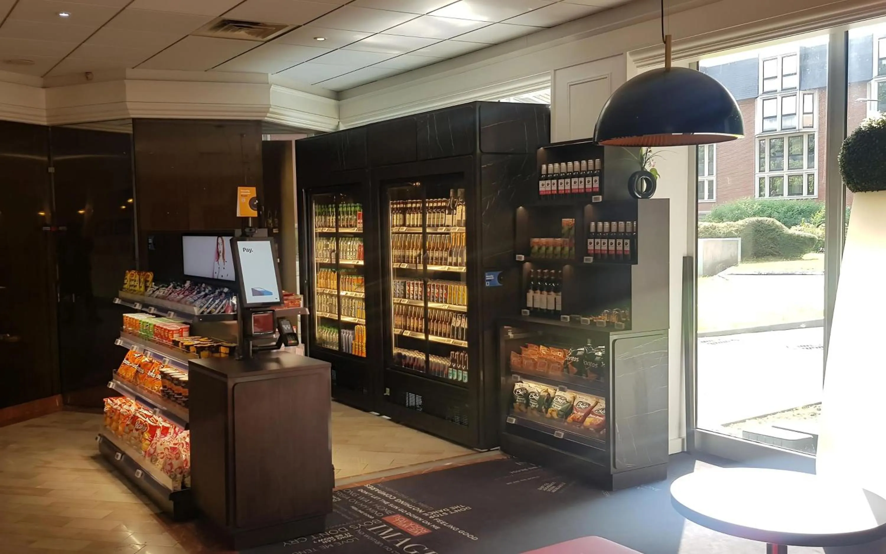 On-site shops in Hotel Inn Paris CDG Airport