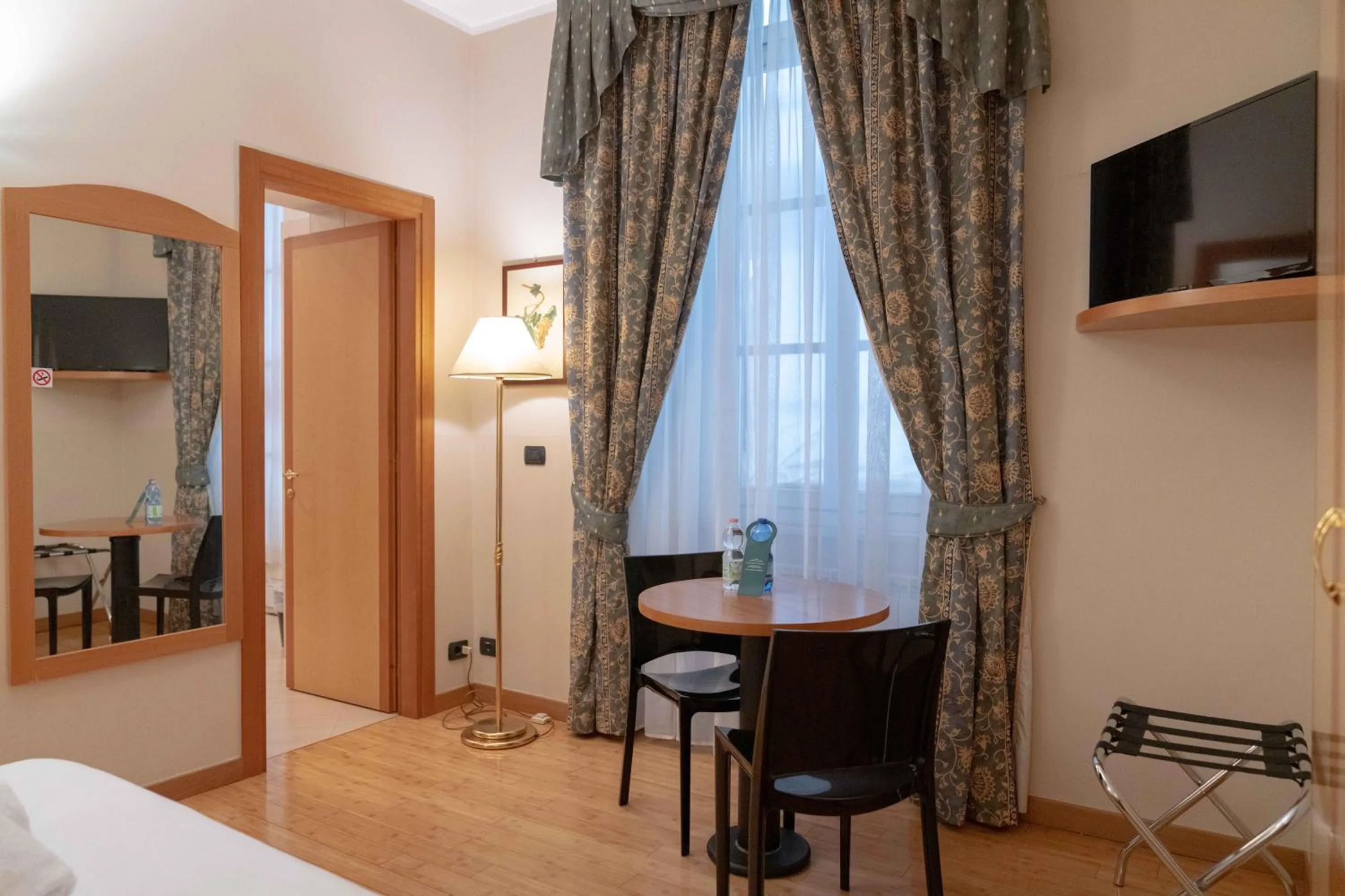 Photo of the whole room, Bed in Hotel Bologna