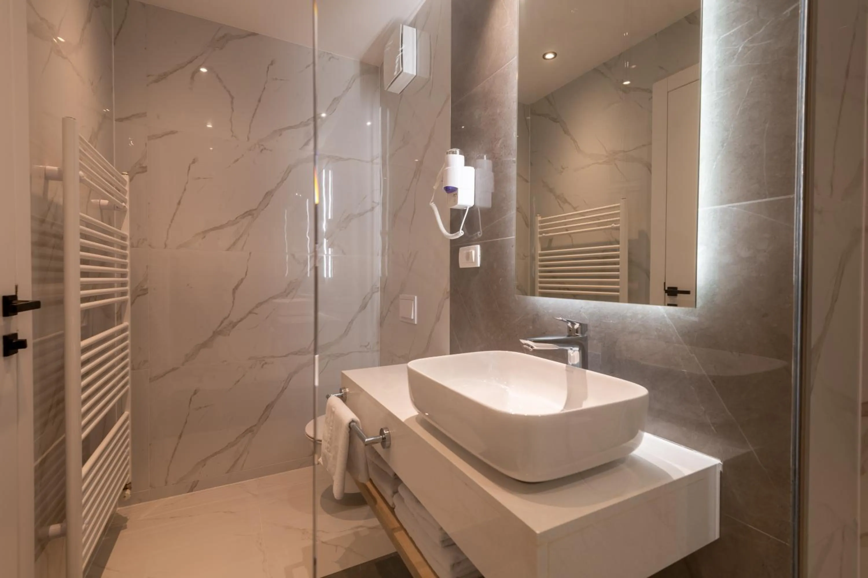 Shower in Hotel Sunce Neum