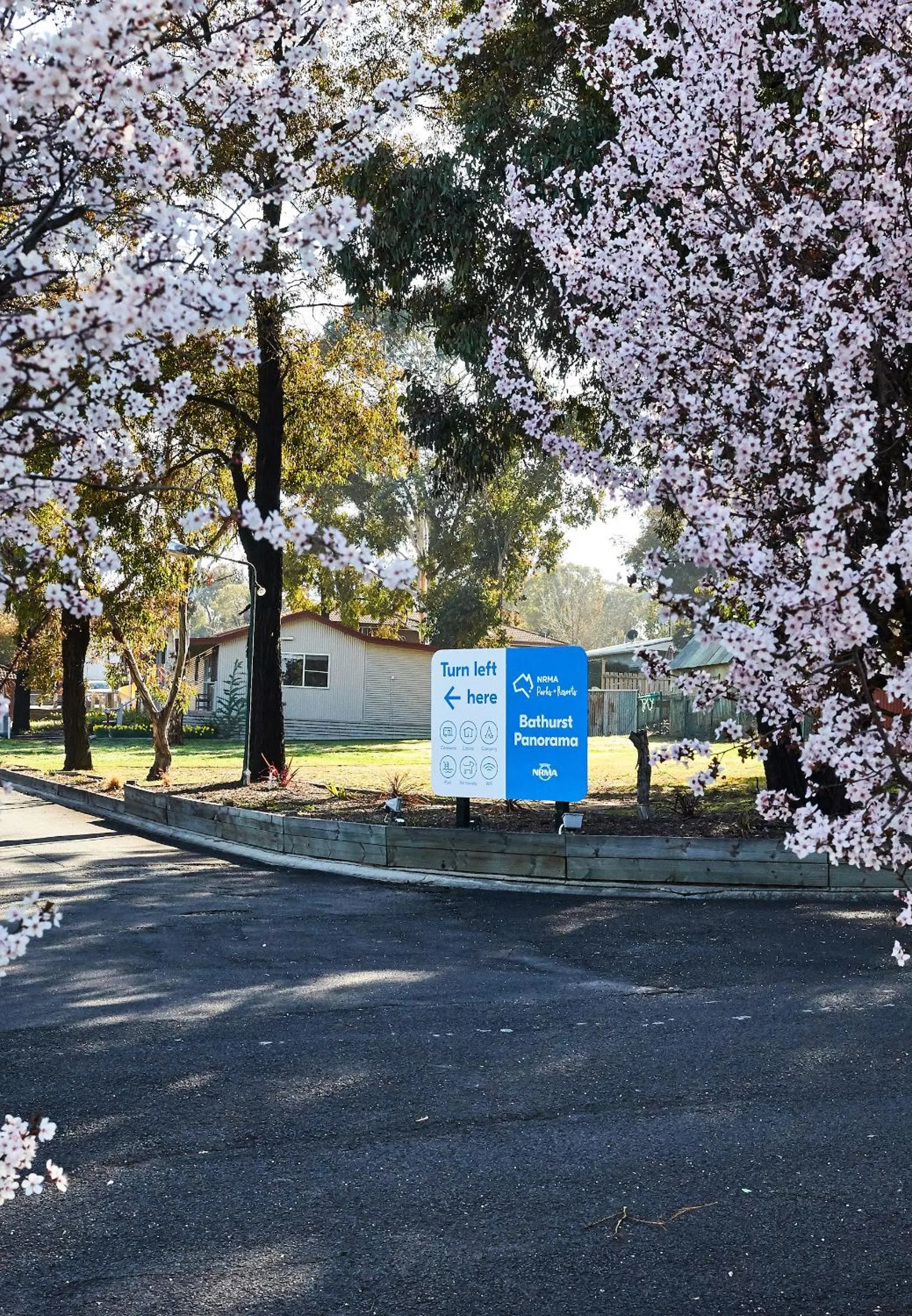 Facade/entrance in NRMA Bathurst Panorama Holiday Park