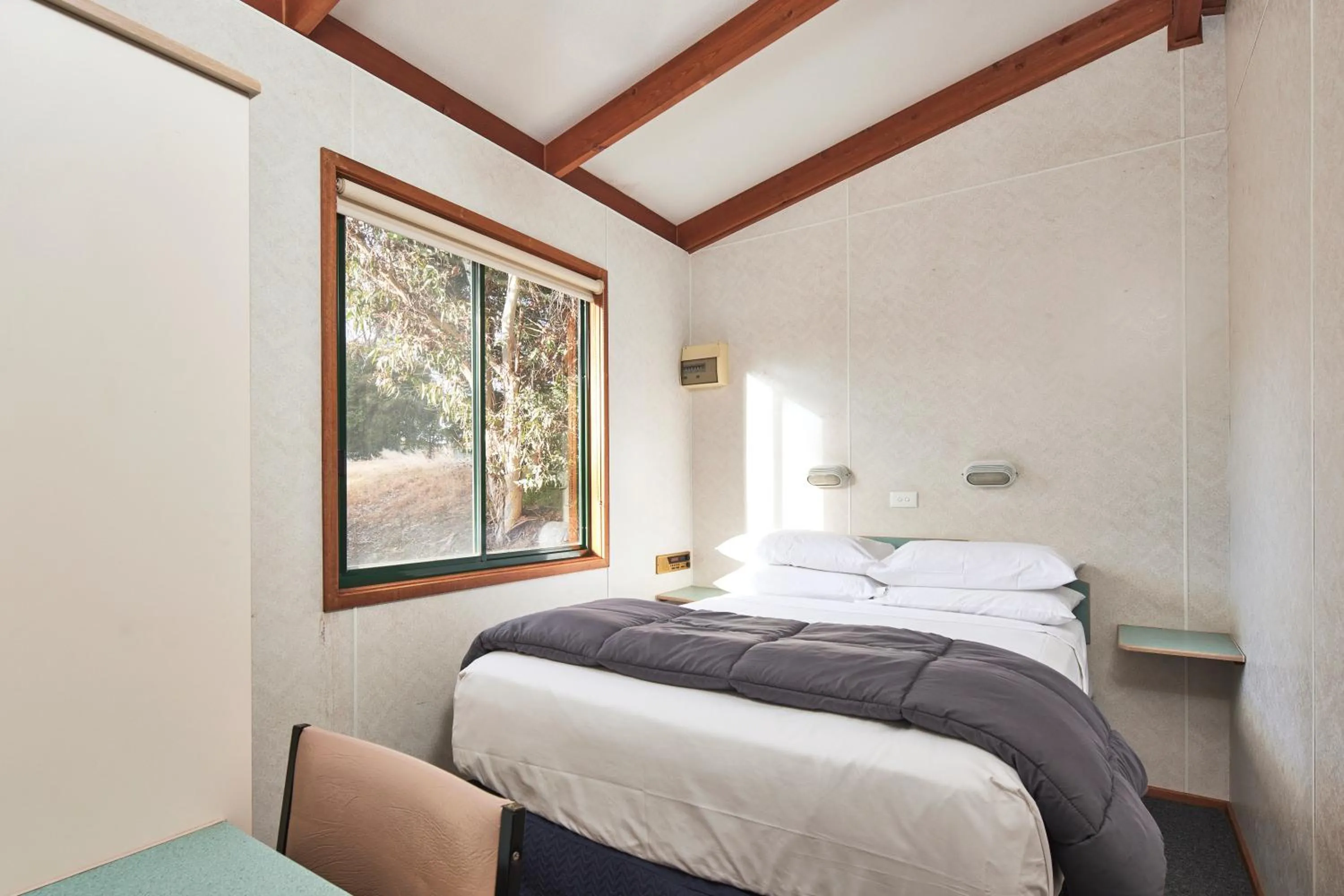 Bed in NRMA Bathurst Panorama Holiday Park