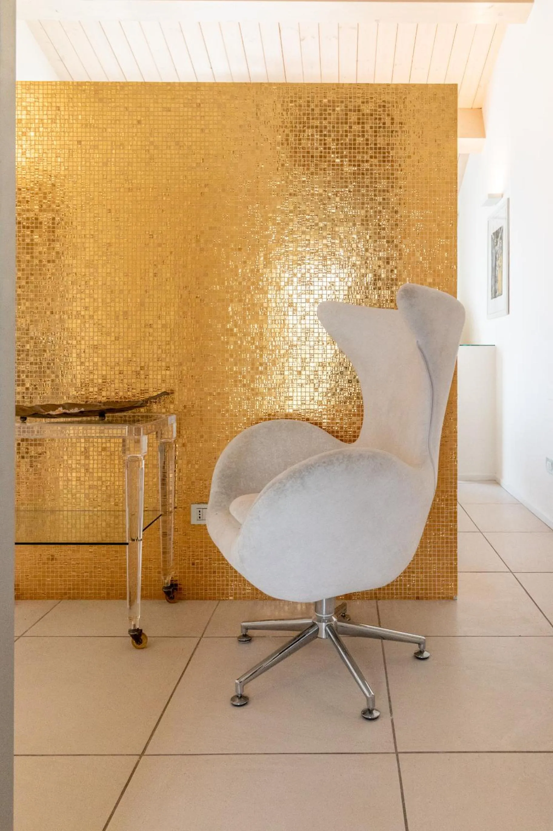 Decorative detail in Vistamare Suite