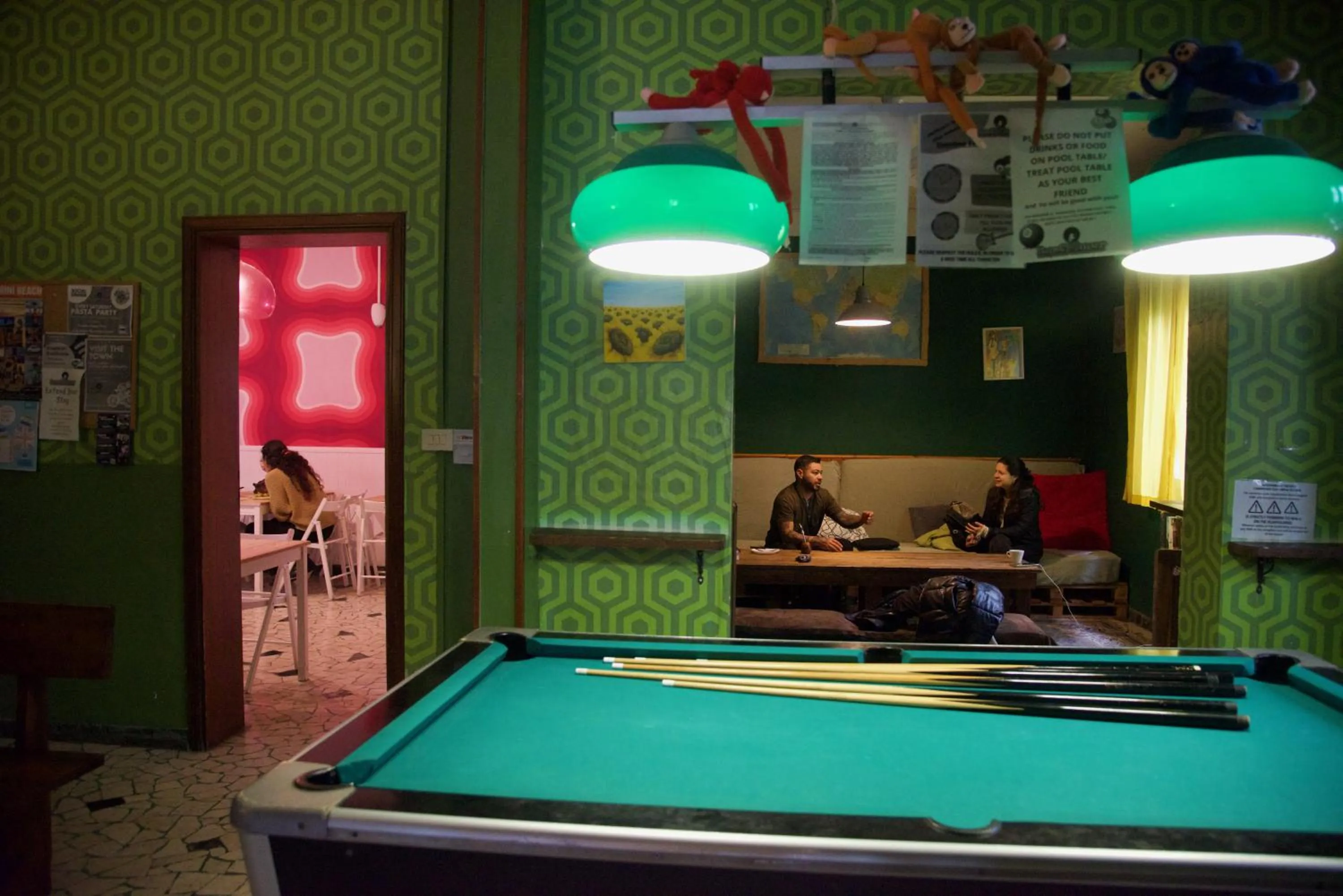 Billiard in Sunflower City Student Hostel & Bar