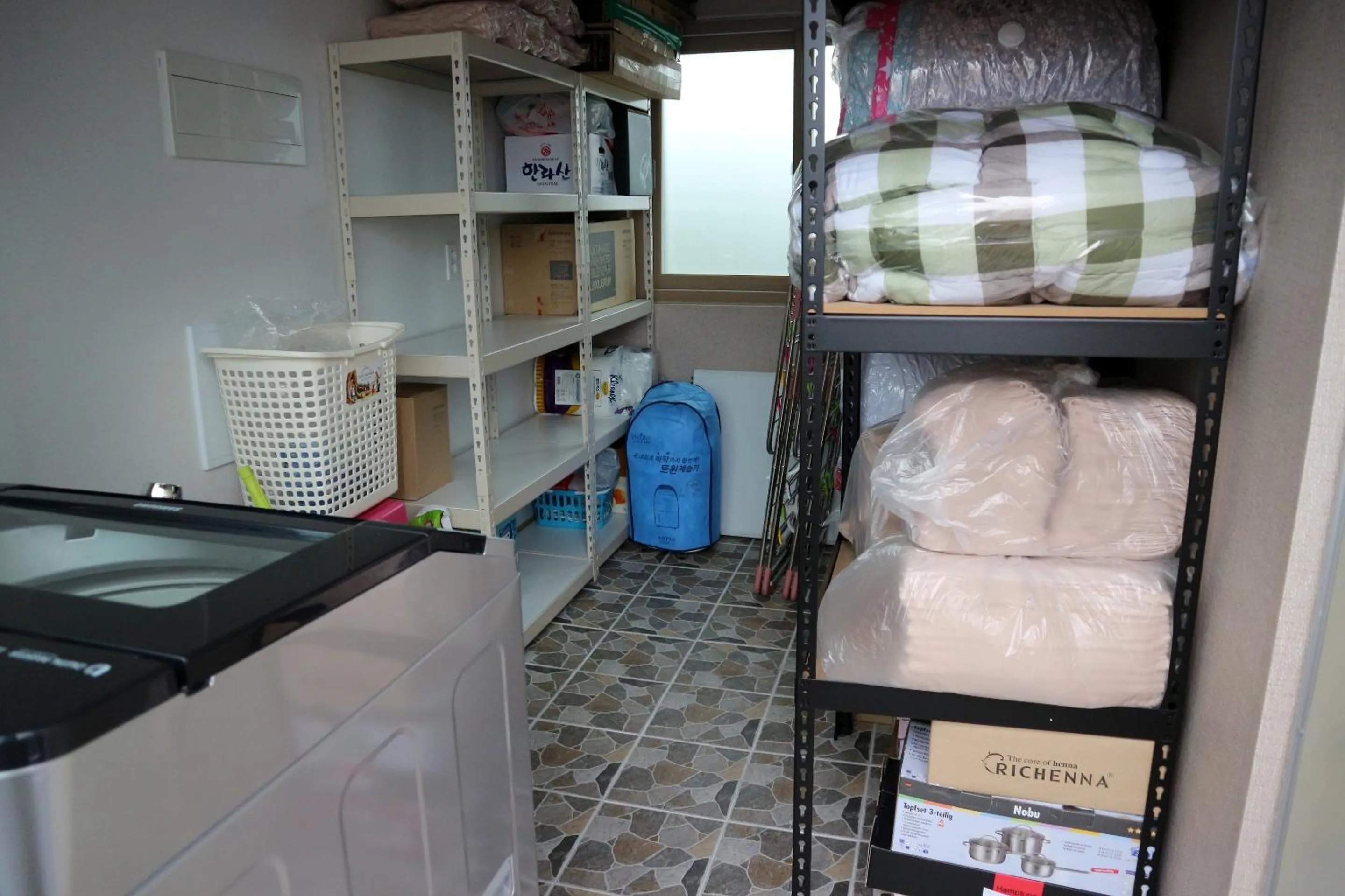 Restaurant/places to eat in Blue Island Guesthouse