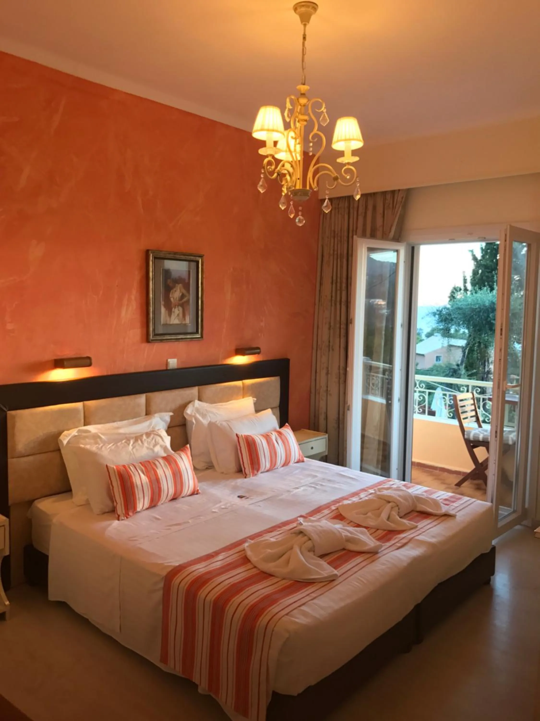 Bed in Agios Gordios Stevens on the hill