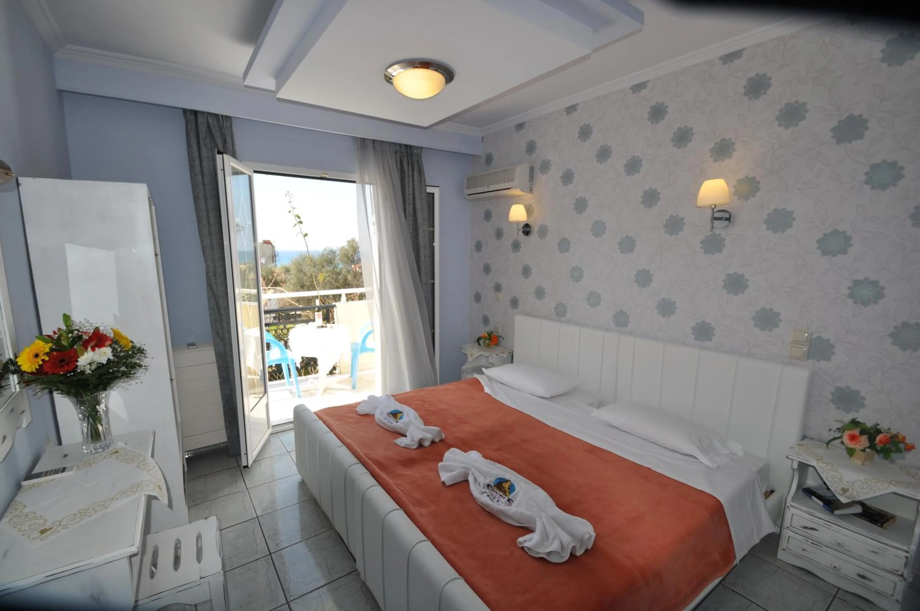 Bed in Agios Gordios Stevens on the hill
