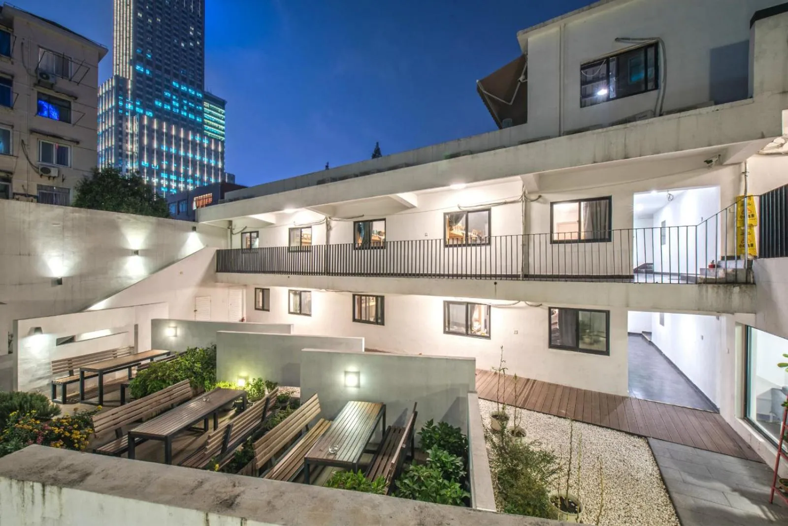 Garden view in Dayin International Youth Hostel - Oriental Pearl & Lujiazui