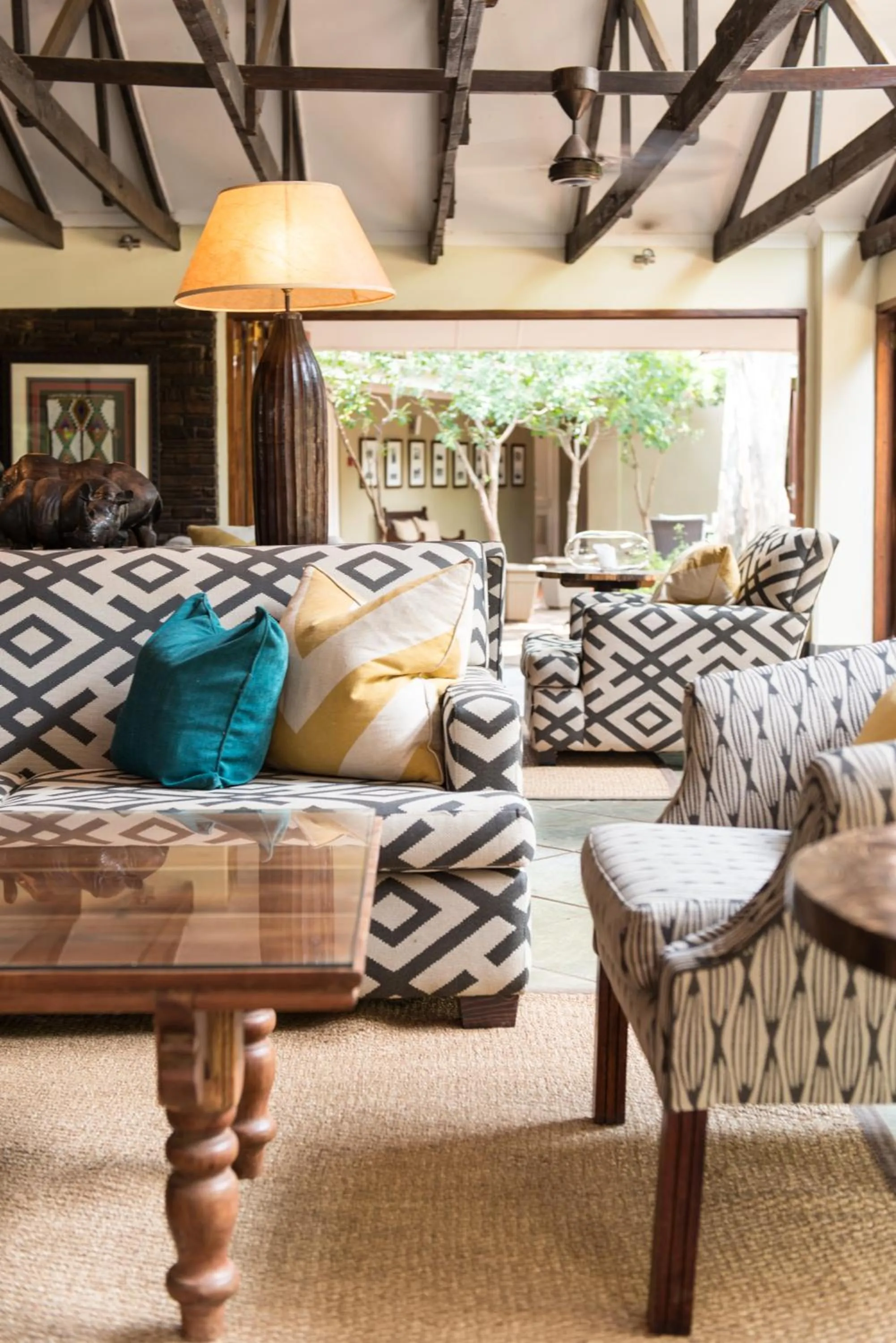 Lounge or bar in Ghost Mountain Inn