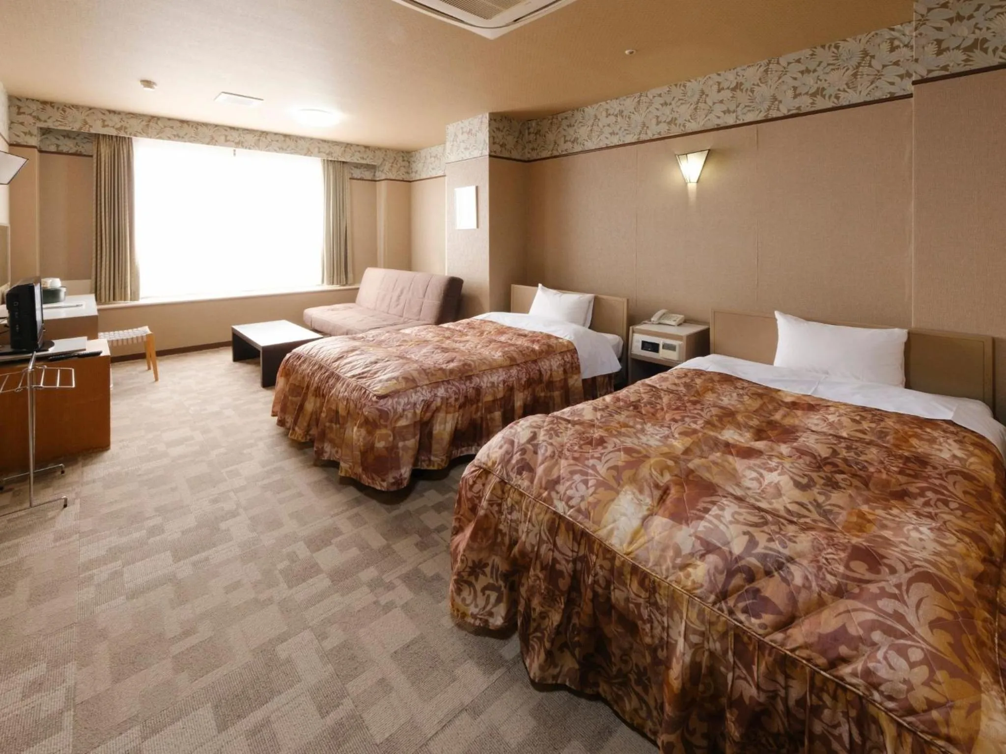 Photo of the whole room, Bed in Sagayamato Onsen Hotel Amandi