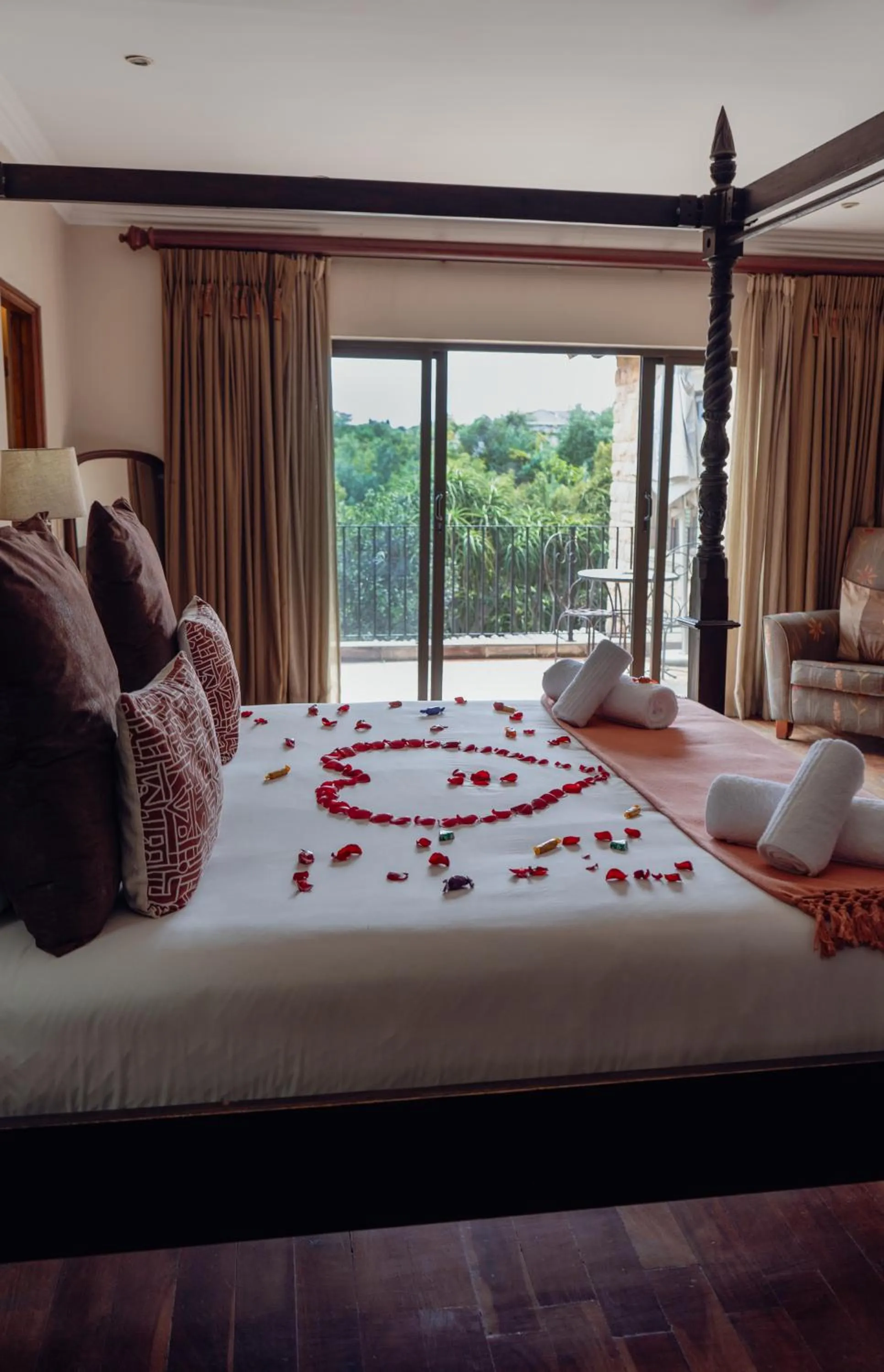 Bedroom, Bed in Afrique Boutique Ruimsig