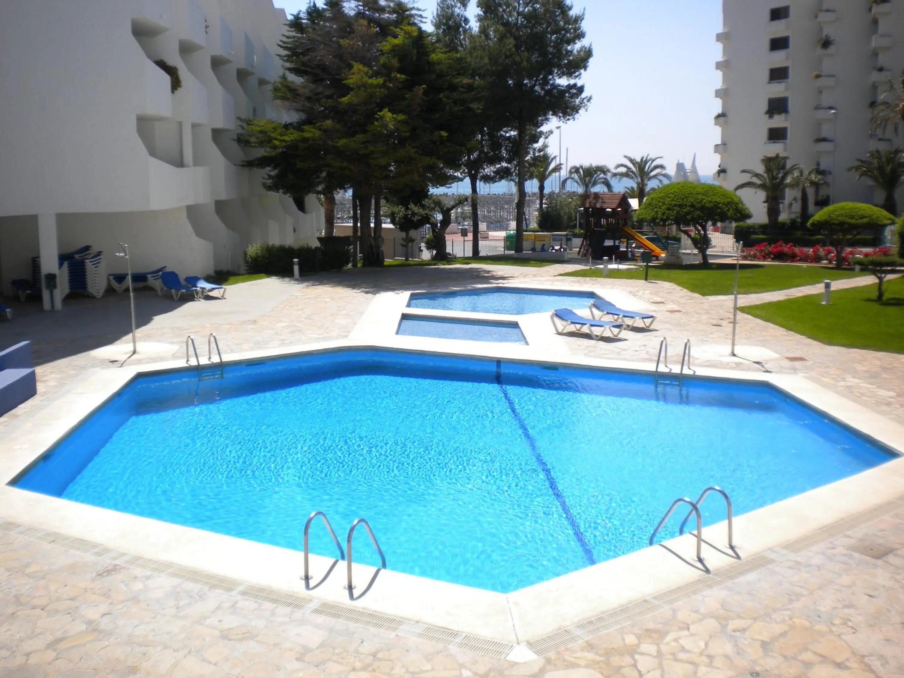 Swimming pool in Apartamentos Complejo Eurhostal