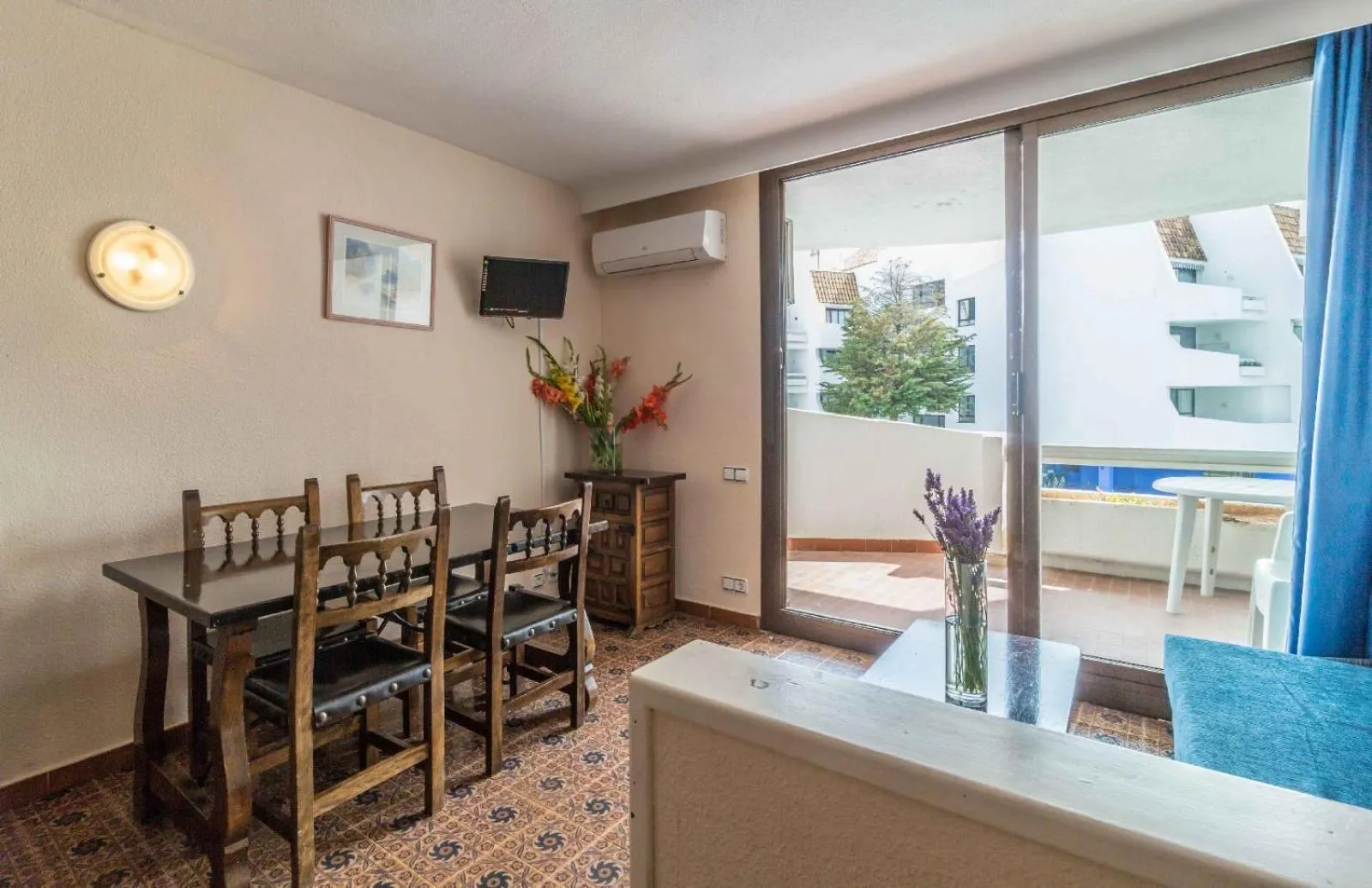 Dining area in Apartamentos Complejo Eurhostal