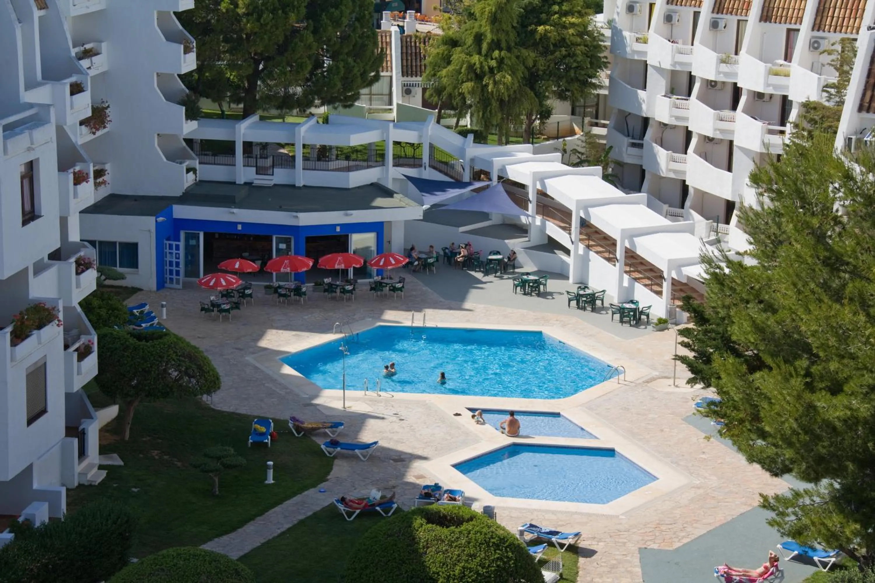 Facade/entrance in Apartamentos Complejo Eurhostal