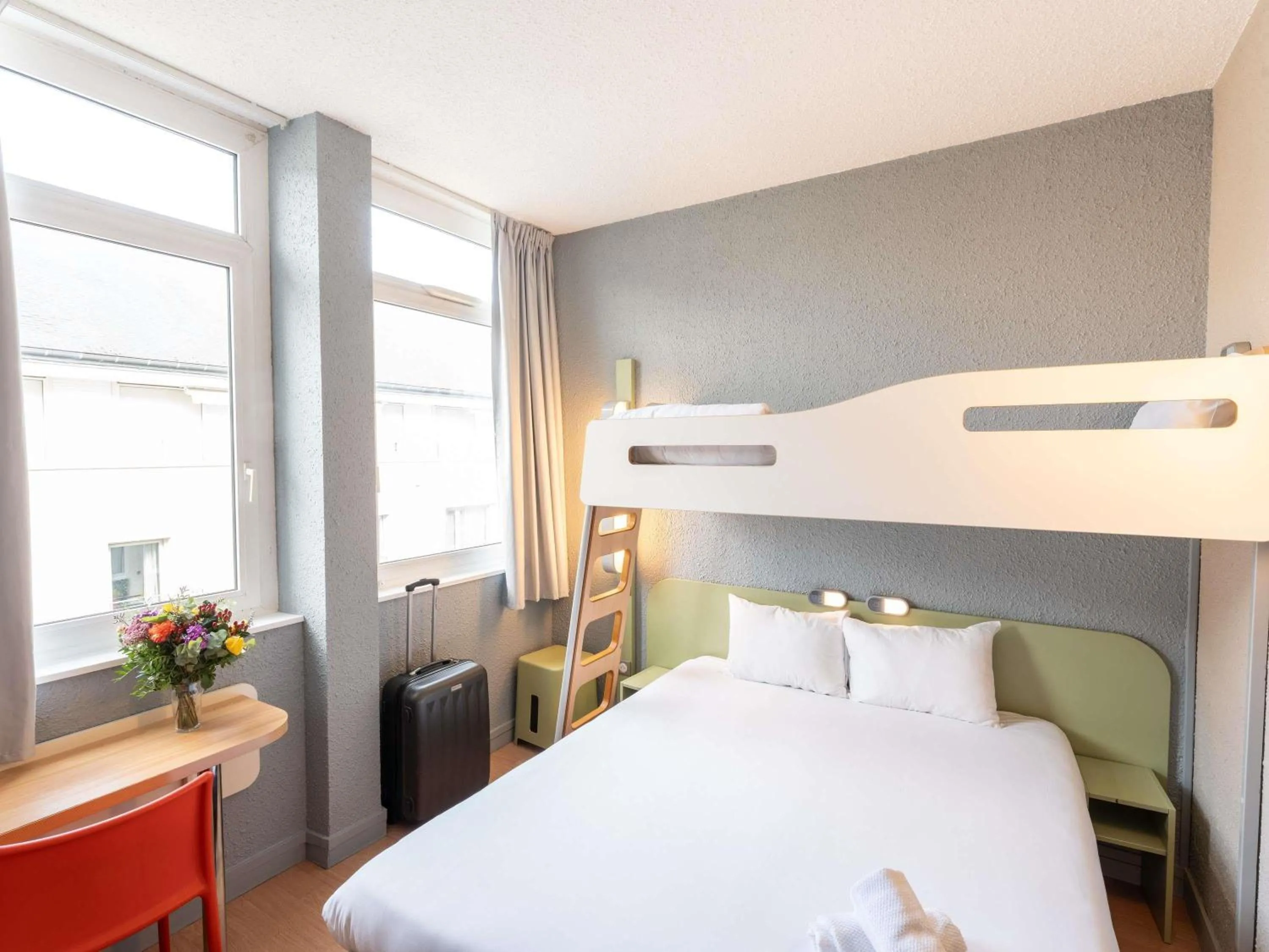 Bedroom, Bed in ibis budget Le Mans Centre